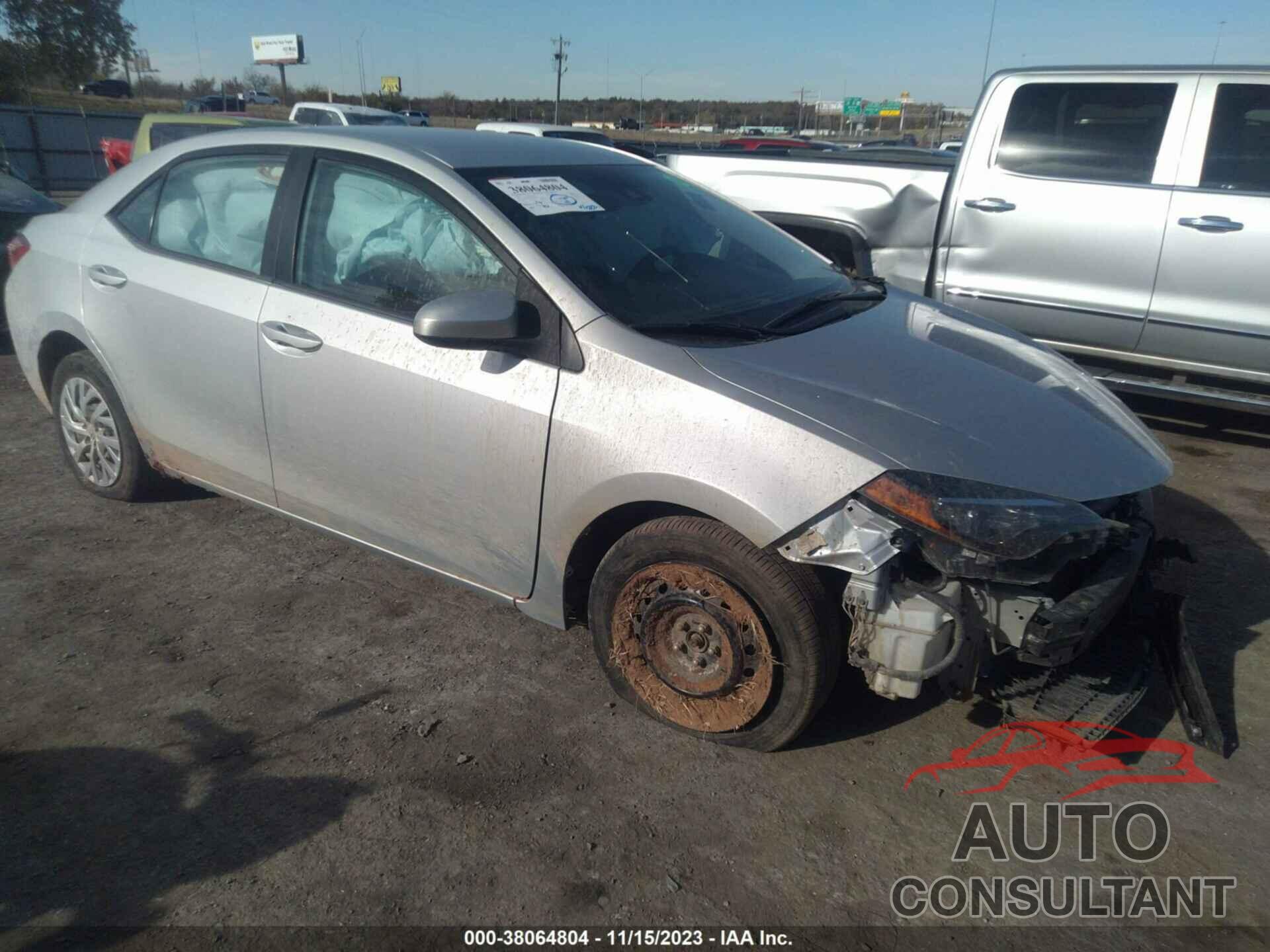 TOYOTA COROLLA 2018 - 5YFBURHE2JP820329