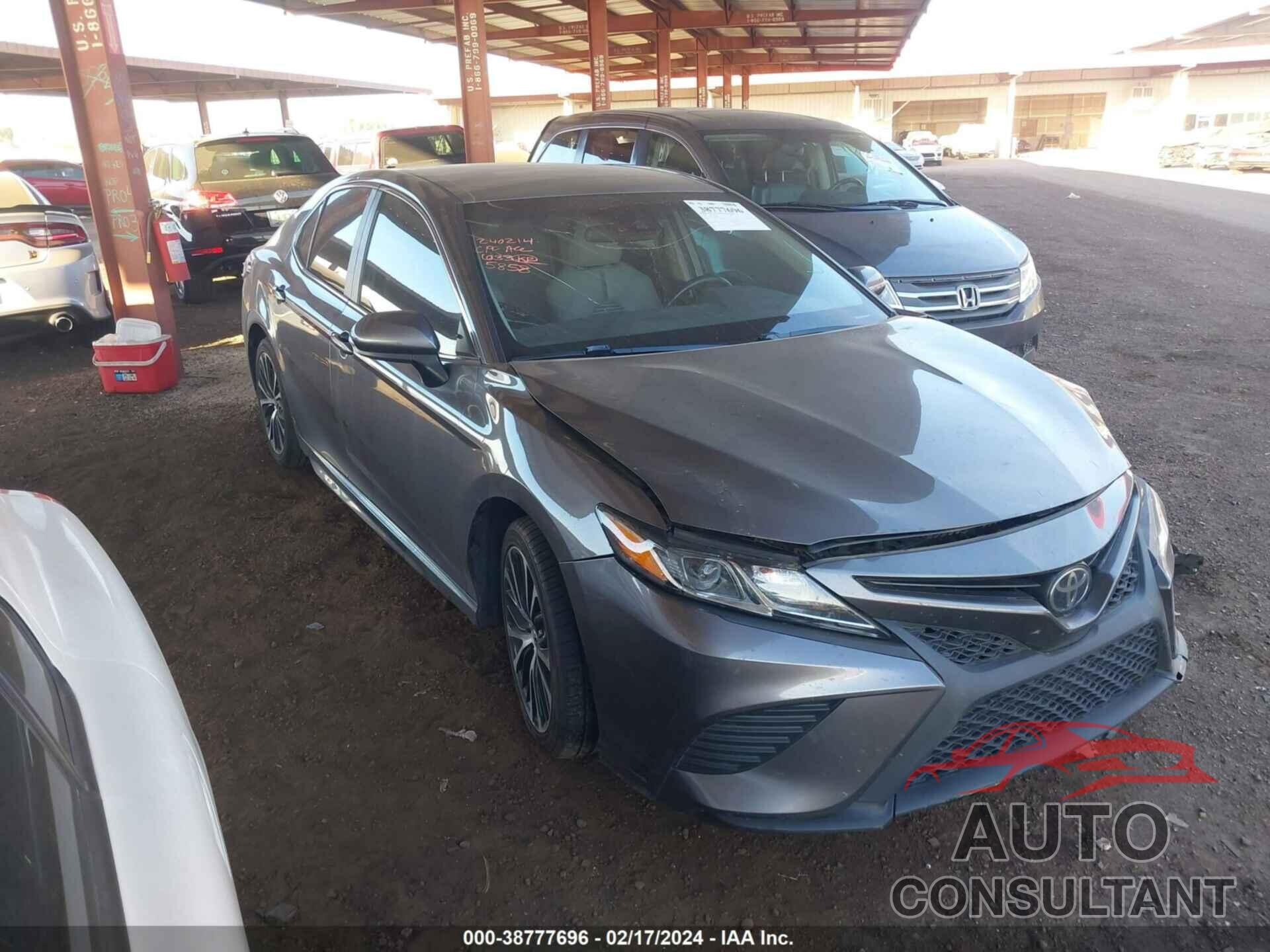 TOYOTA CAMRY 2018 - 4T1B11HK0JU665858