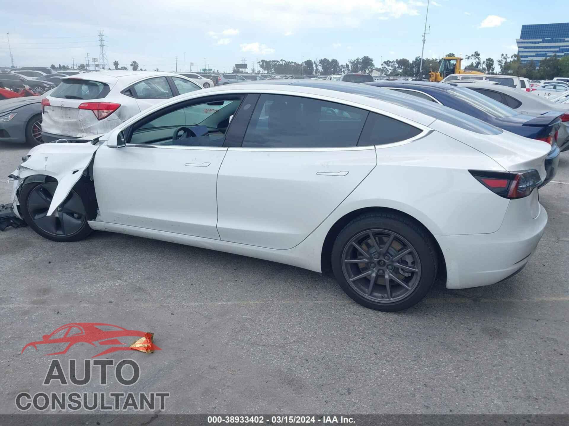 TESLA MODEL 3 2019 - 5YJ3E1EA5KF208319