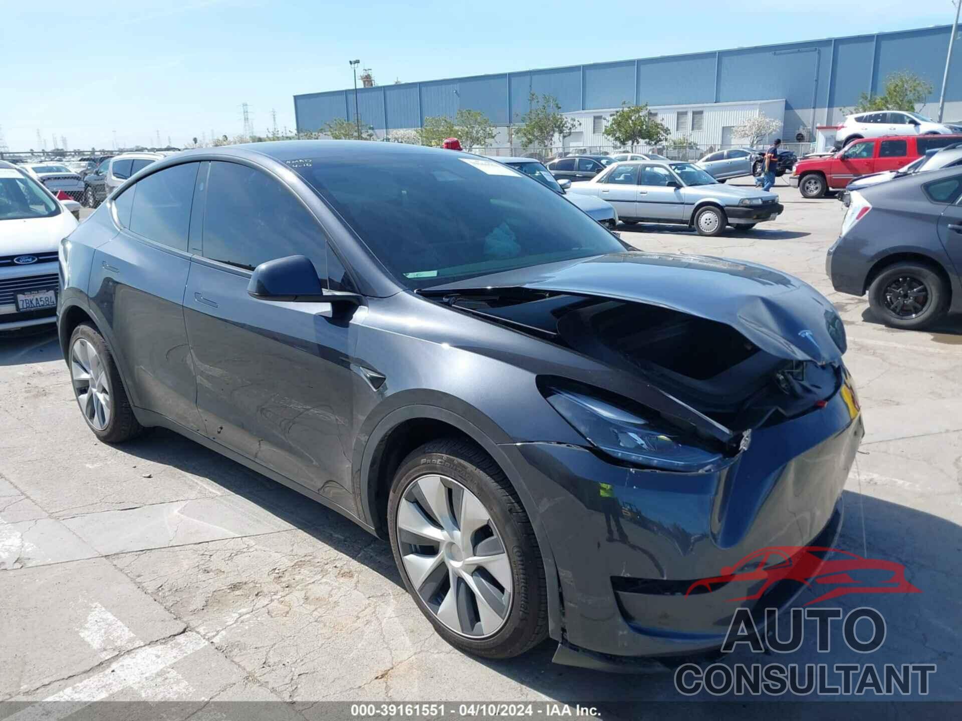 TESLA MODEL Y 2024 - 7SAYGDEE2RF014252