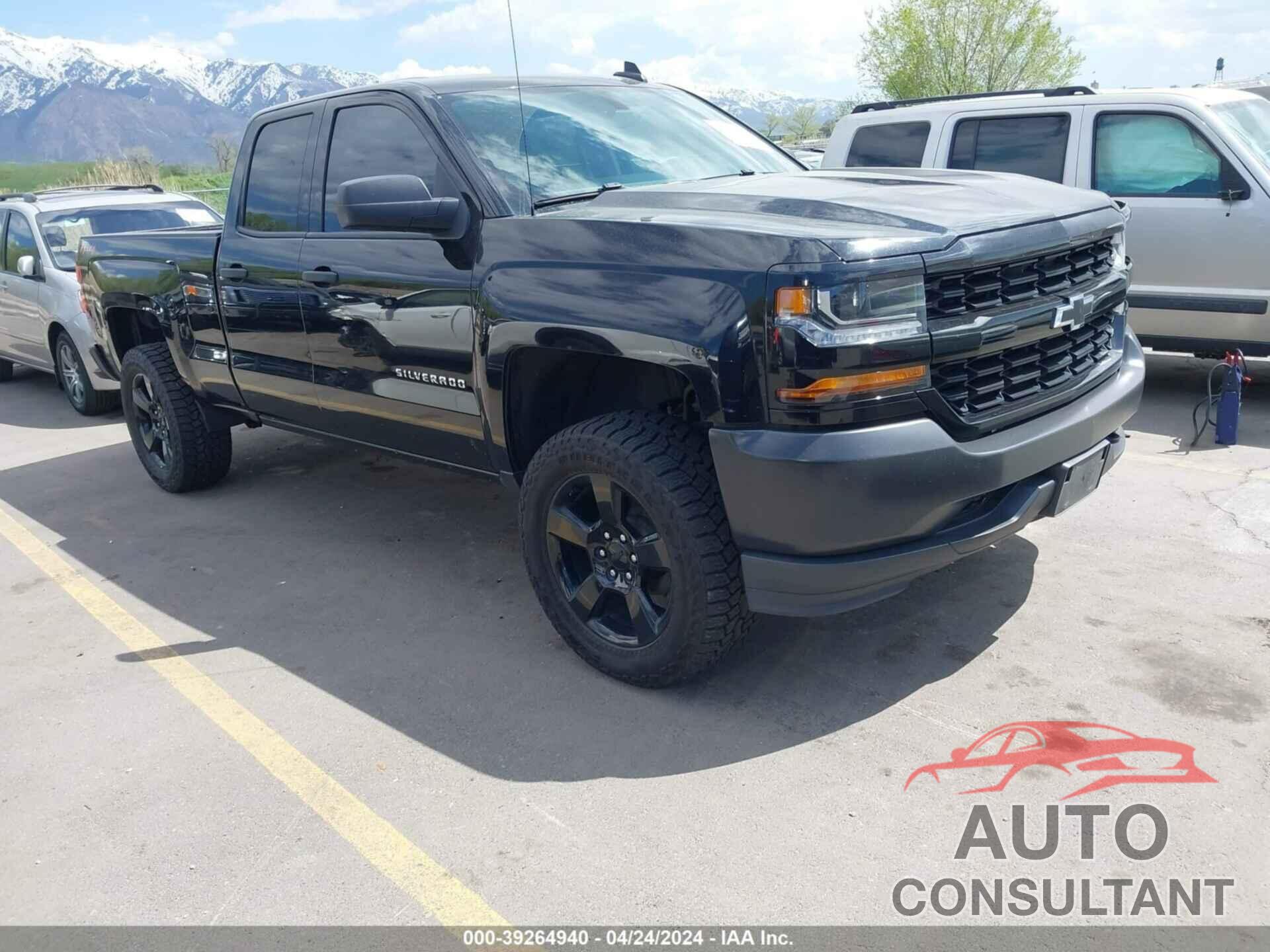 CHEVROLET SILVERADO 1500 2018 - 1GCVKNECXJZ373110