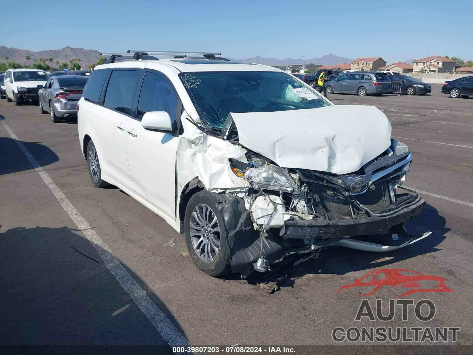 TOYOTA SIENNA 2018 - 5TDYZ3DC8JS951219