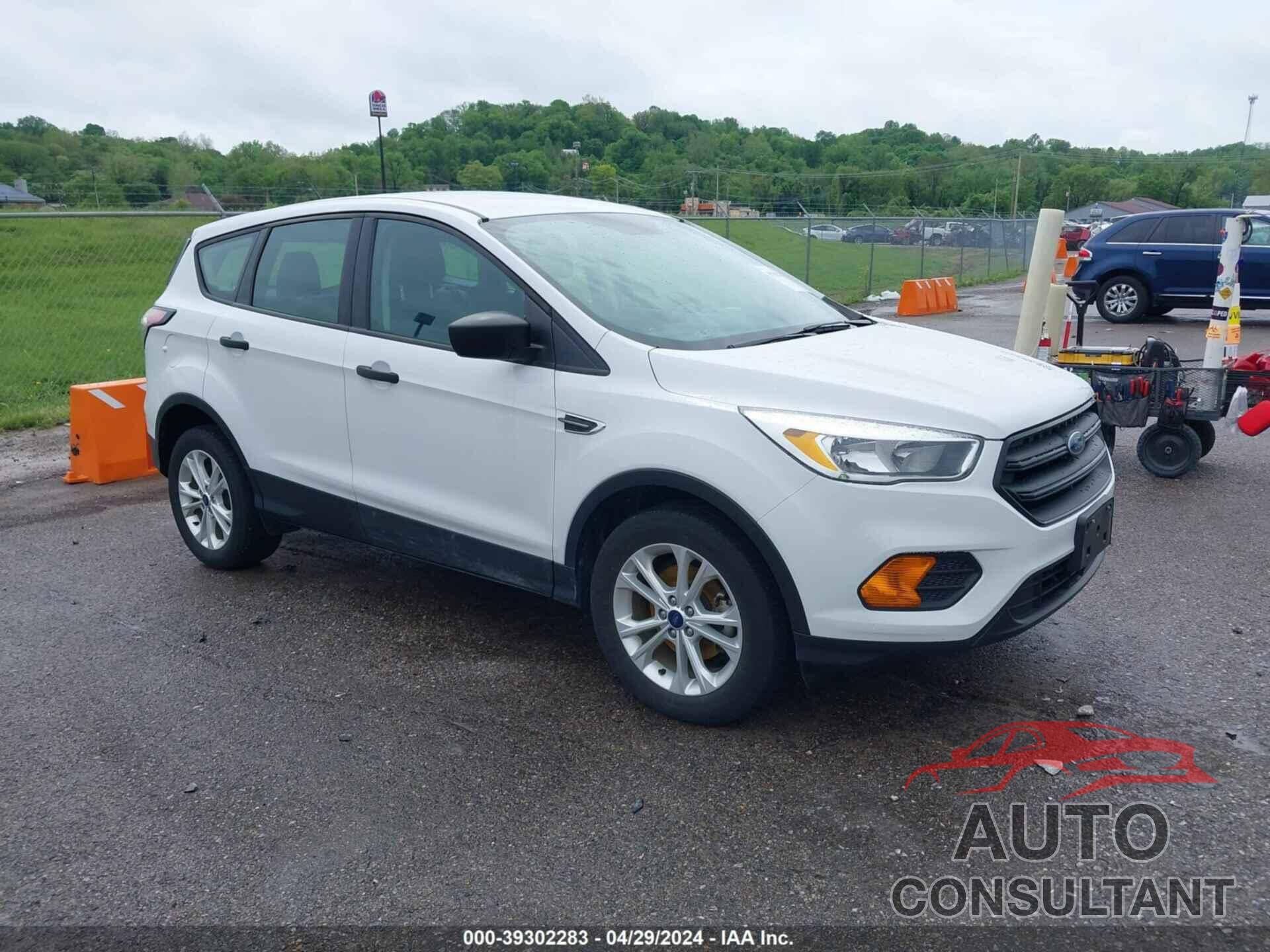 FORD ESCAPE 2017 - 1FMCU0F76HUE85587