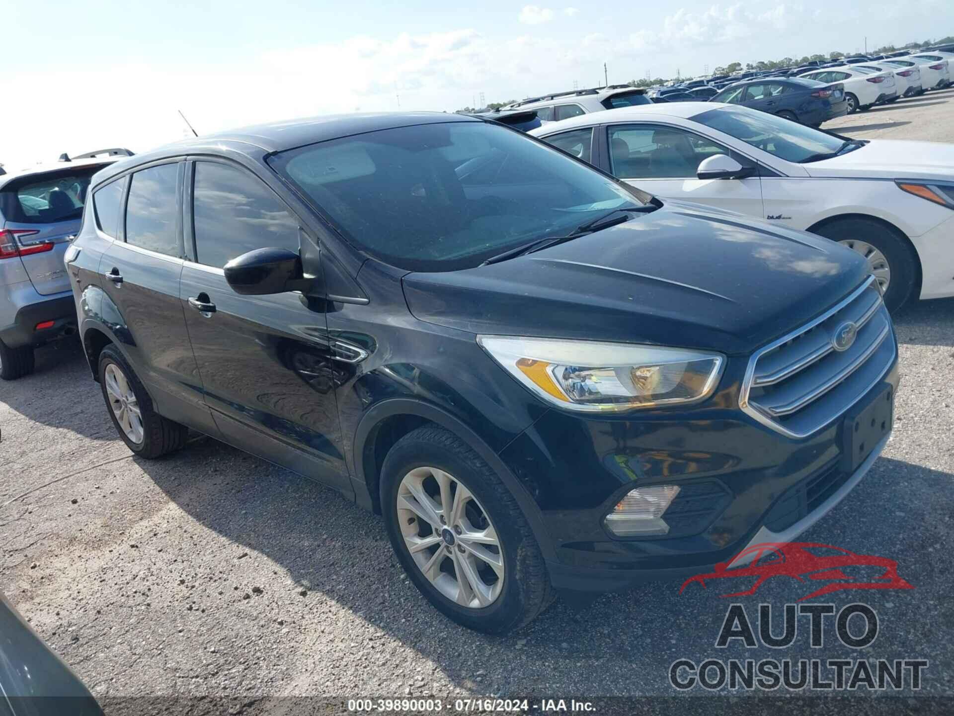 FORD ESCAPE 2017 - 1FMCU0GD6HUA30145