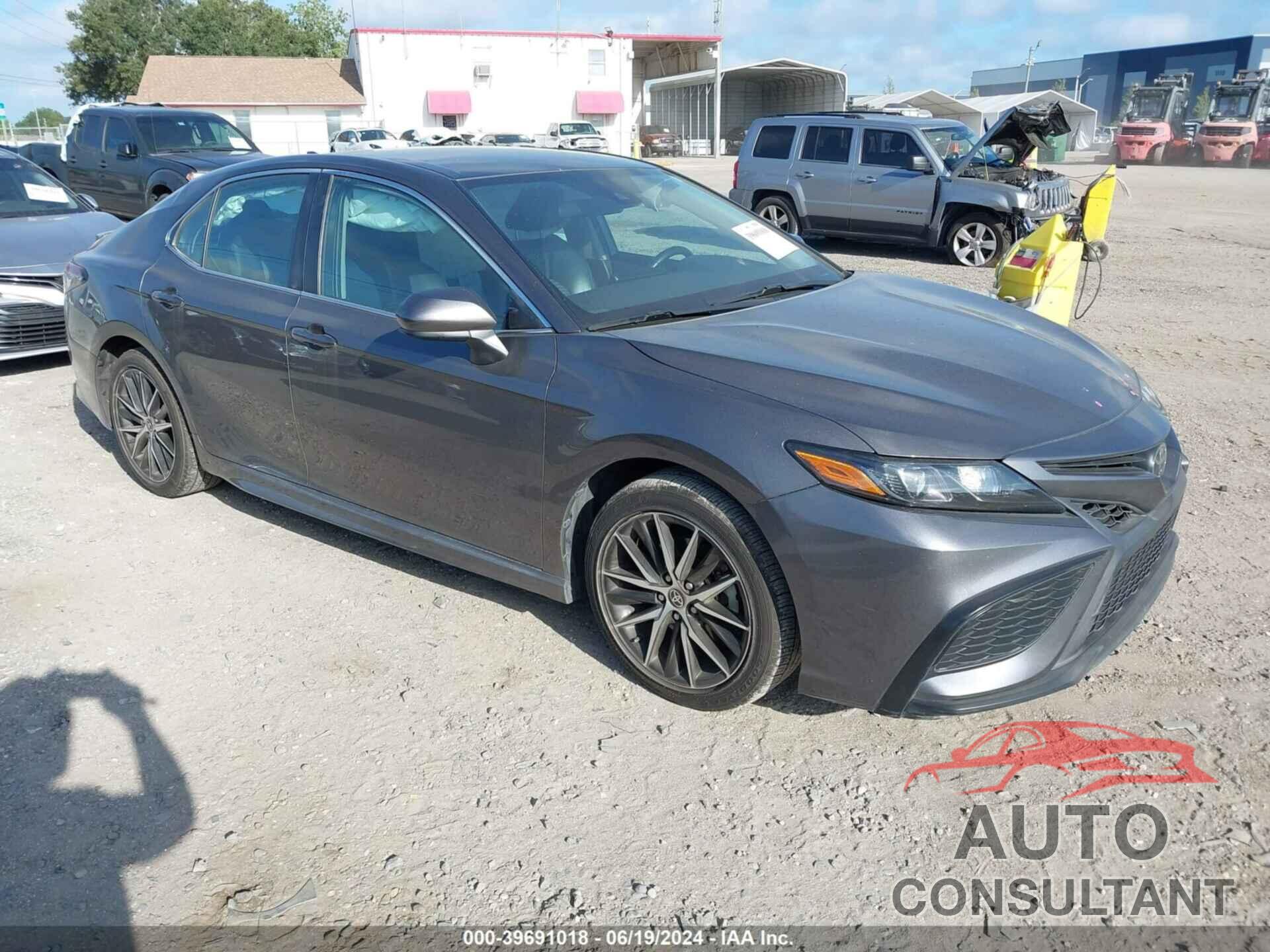TOYOTA CAMRY 2021 - 4T1G11AK4MU563743