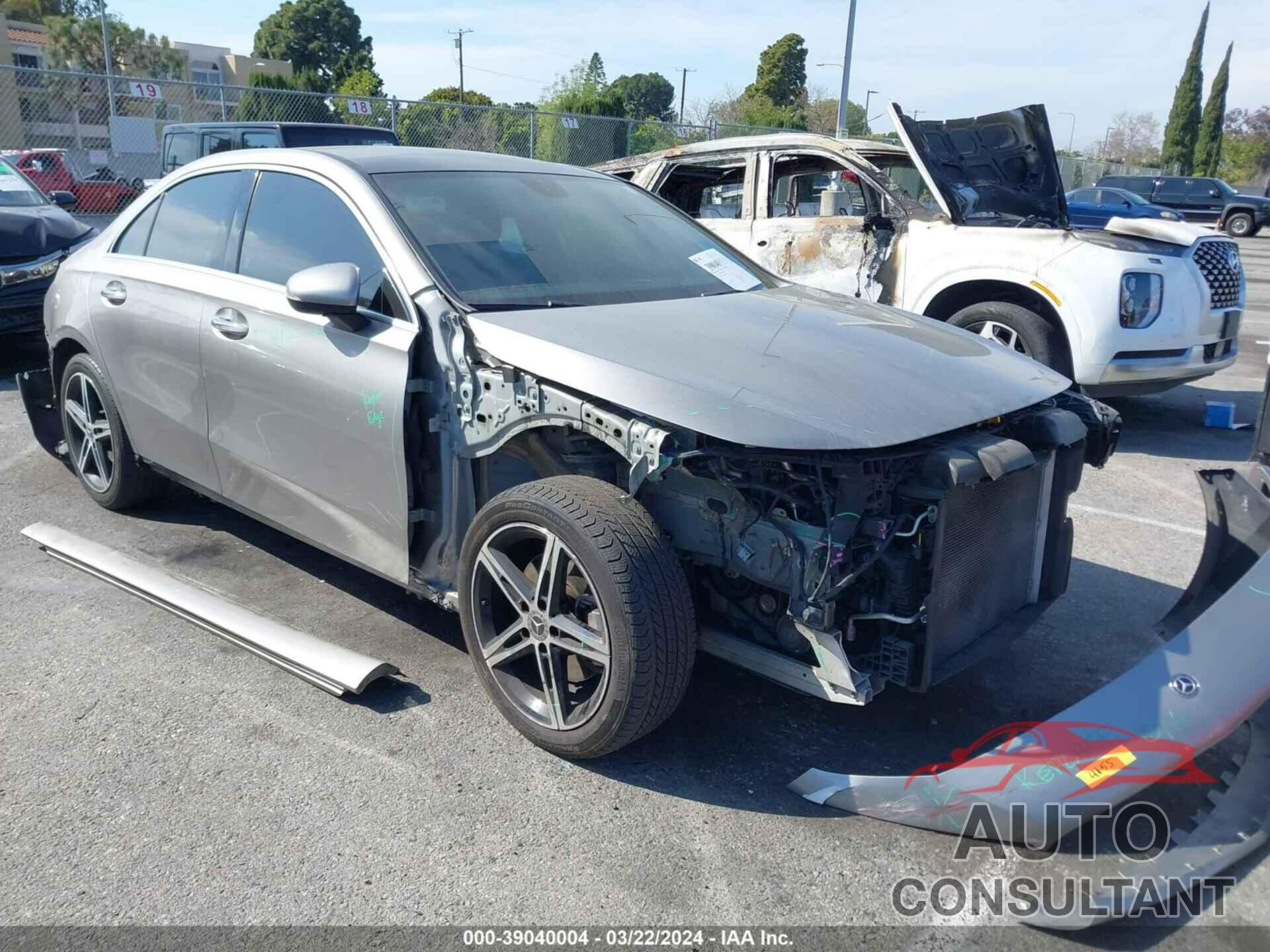 MERCEDES-BENZ A 220 2019 - WDD3G4FB2KW027702