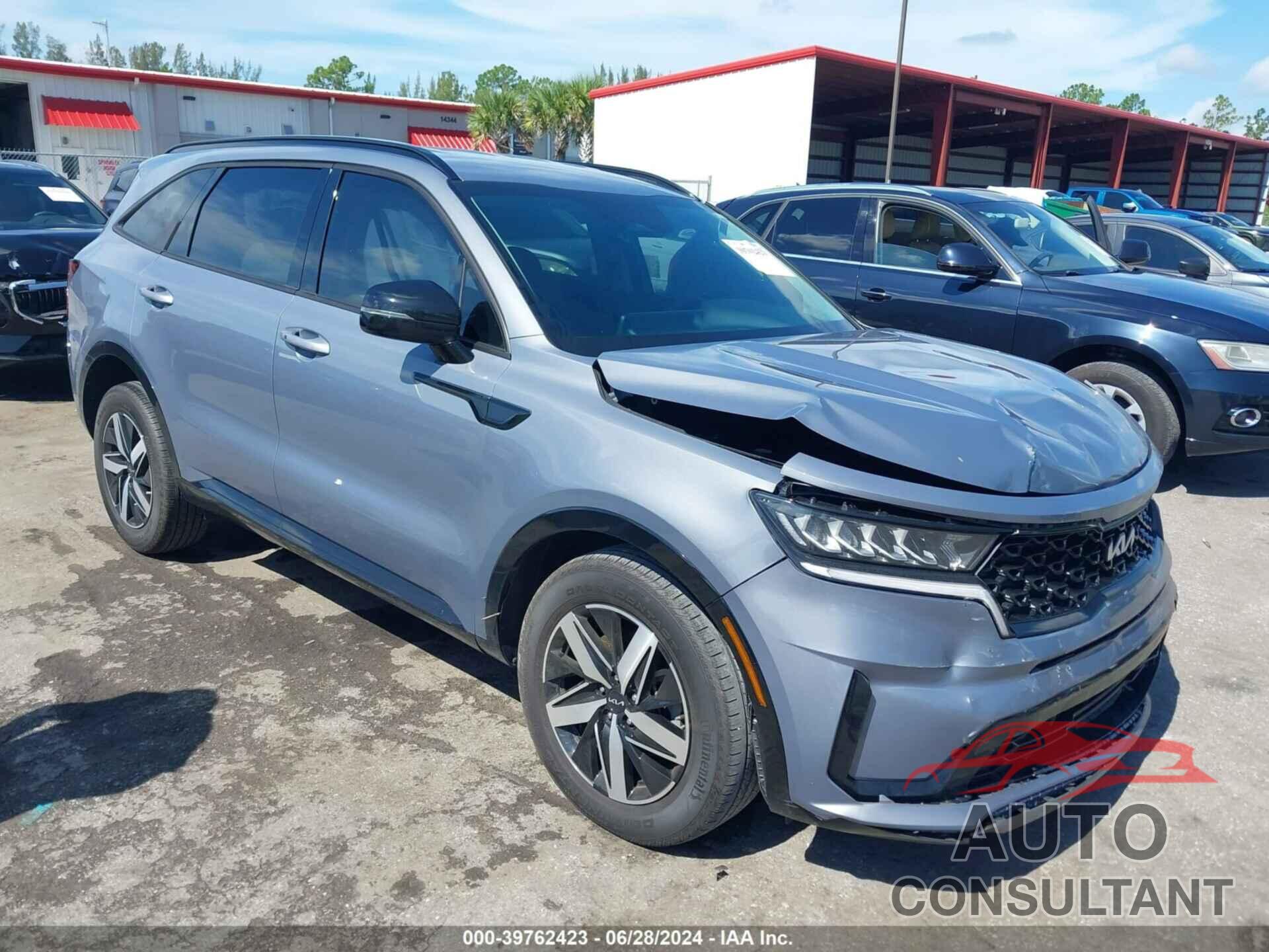 KIA SORENTO 2023 - 5XYRL4LC8PG166962