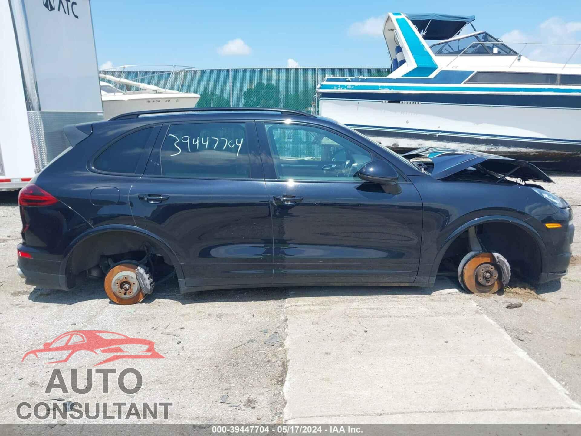 PORSCHE CAYENNE 2017 - WP1AA2A29HKA89014