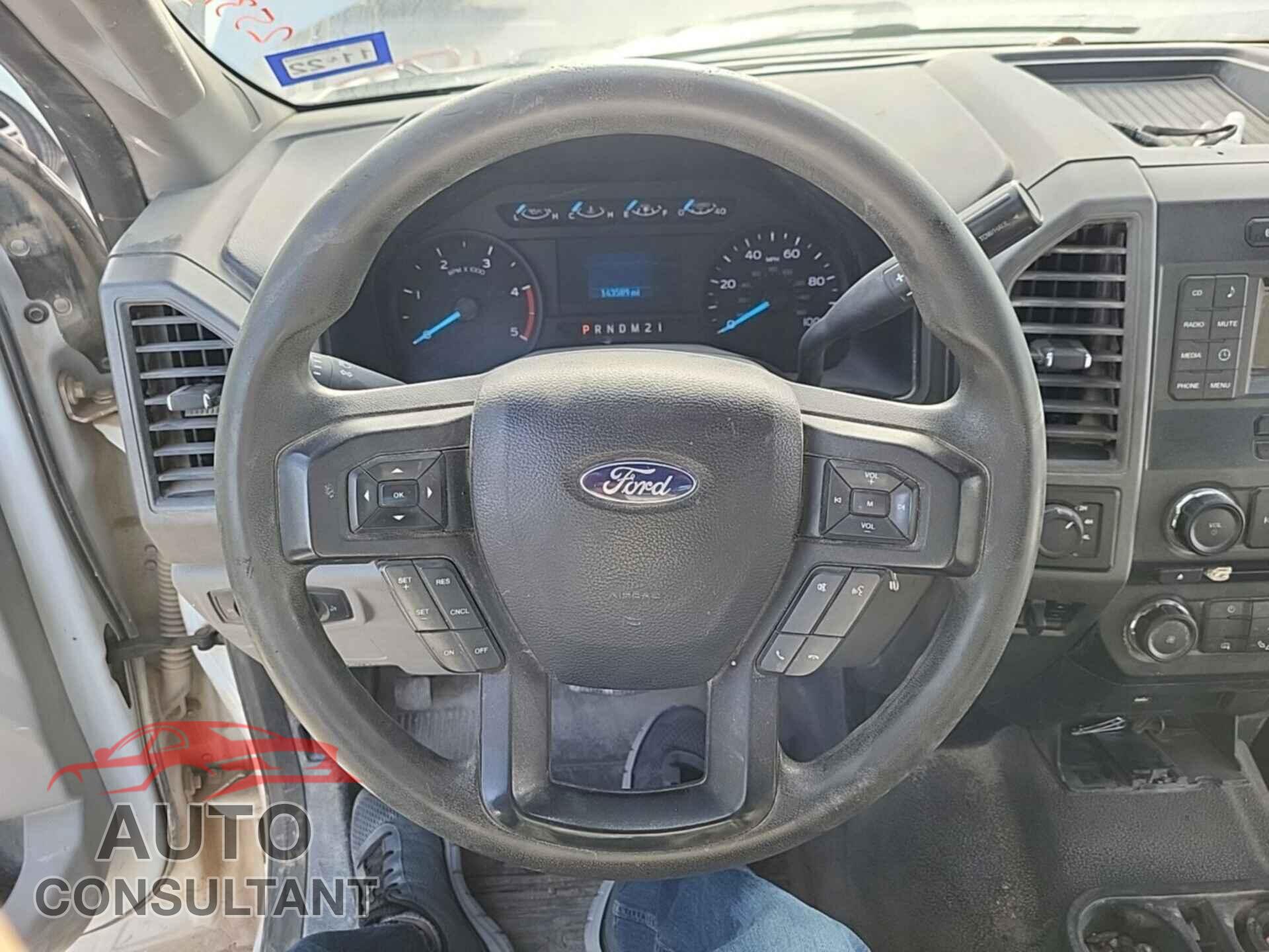 FORD F-350 CHASSIS 2017 - 1FD8X3HT7HEE66176