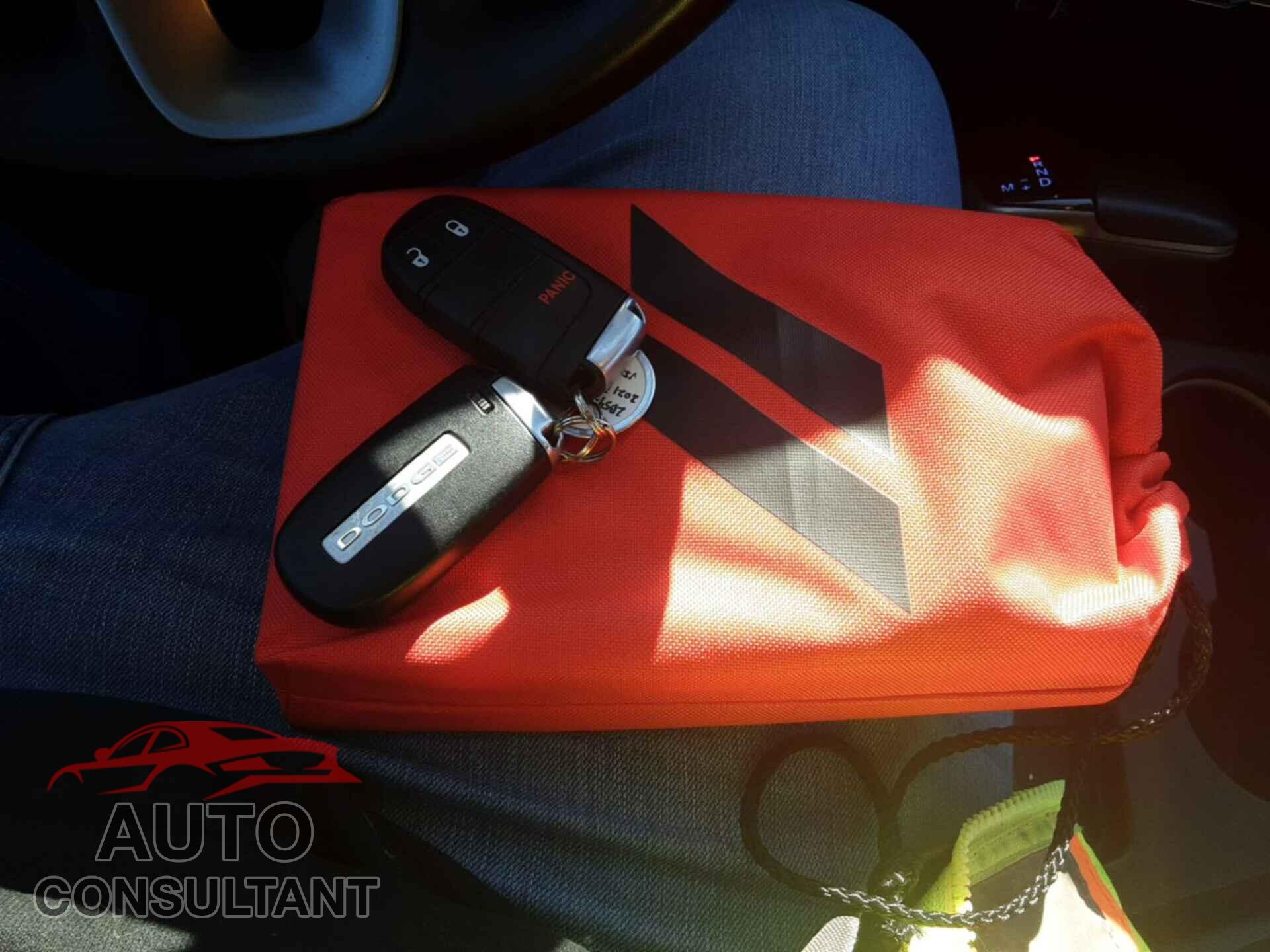 DODGE DURANGO 2021 - 1C4RDJAG1MC723227