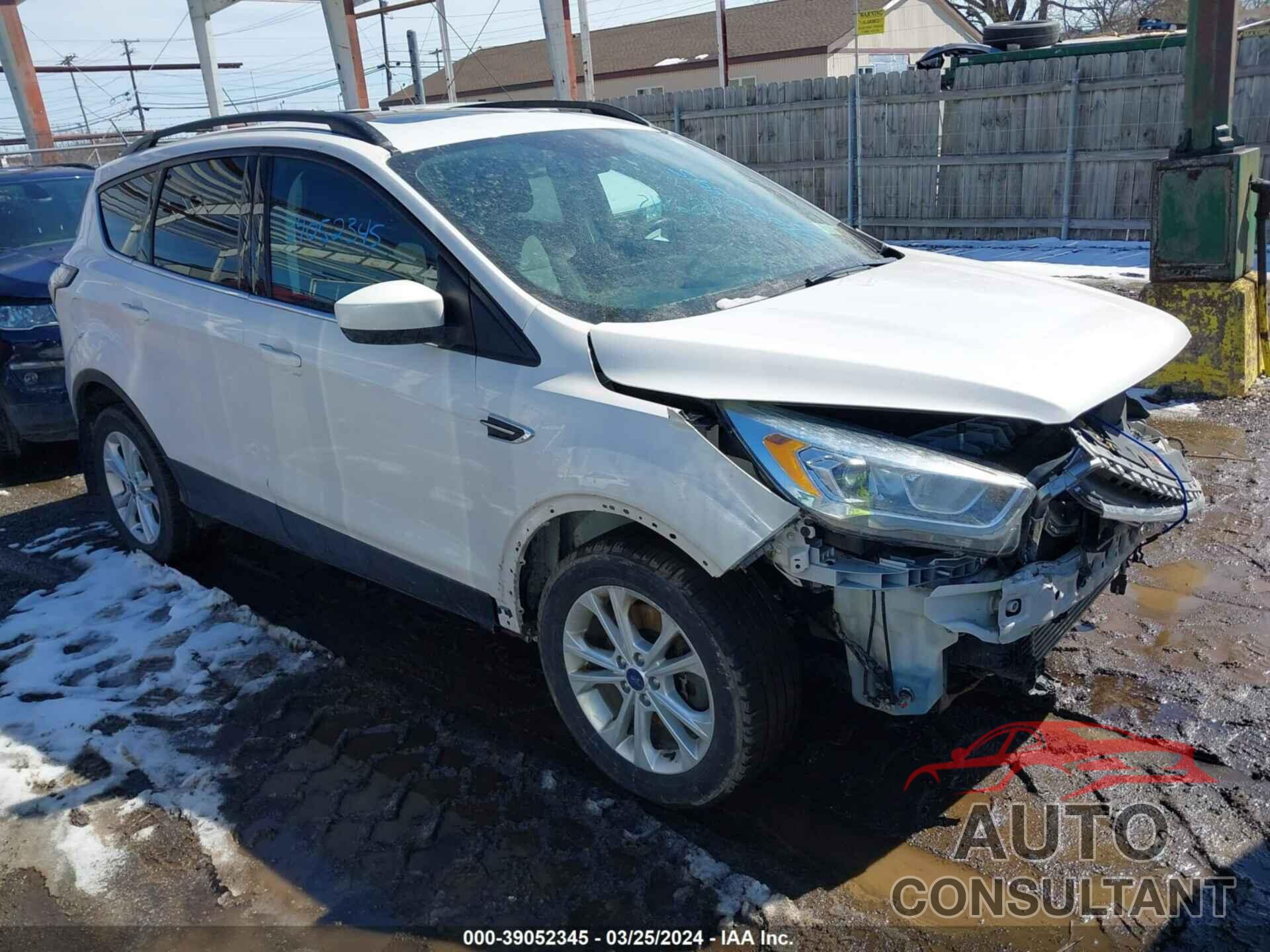 FORD ESCAPE 2017 - 1FMCU9G99HUC85405