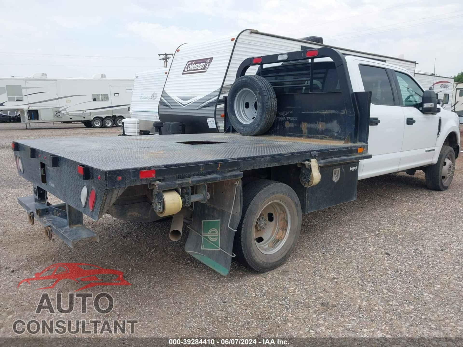 FORD F-350 CHASSIS 2022 - 1FD8W3HT6NEE58259