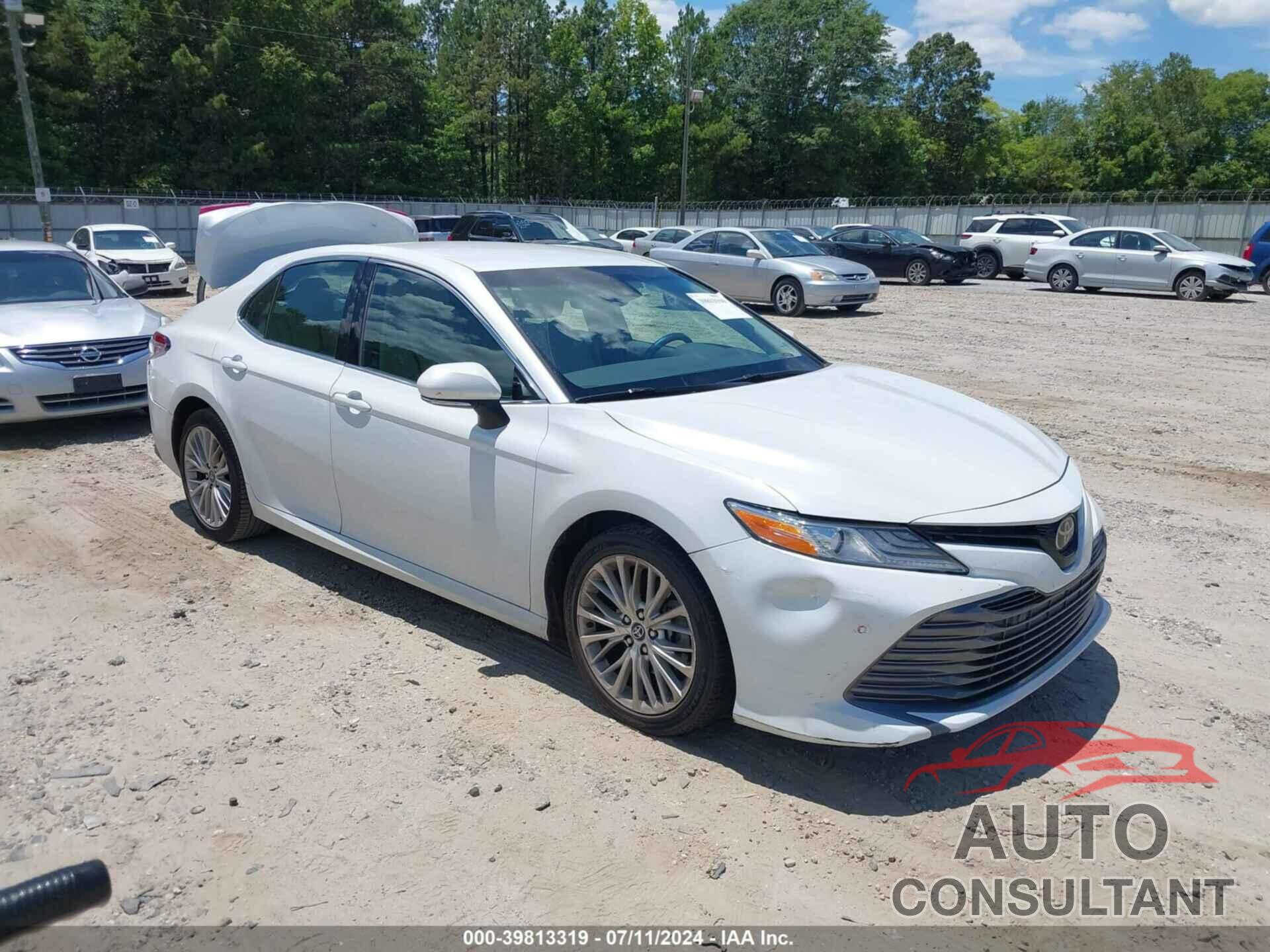 TOYOTA CAMRY 2018 - 4T1B11HK3JU115148