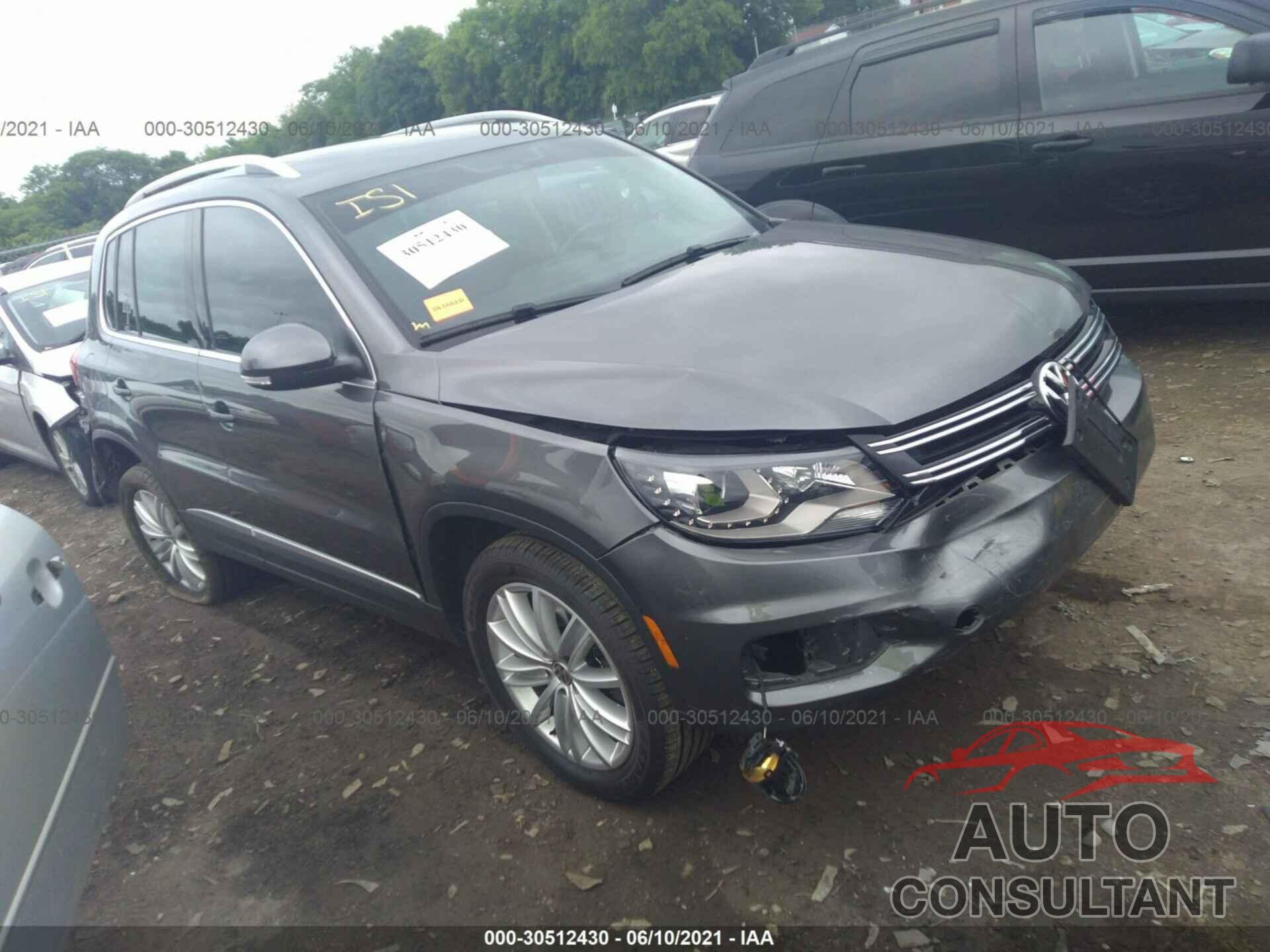 VOLKSWAGEN TIGUAN 2016 - WVGAV7AXXGW576286