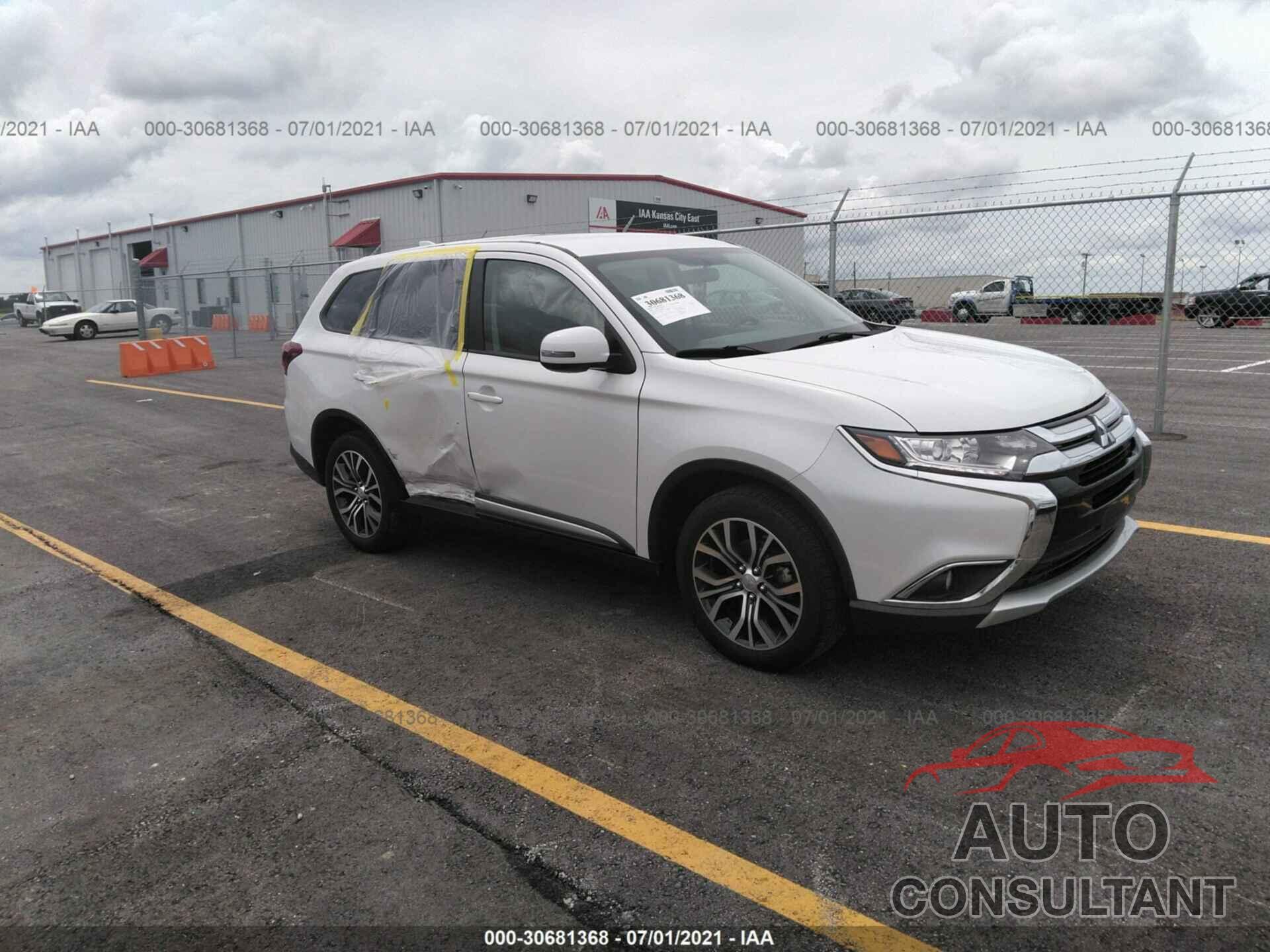 MITSUBISHI OUTLANDER 2018 - JA4AZ3A36JZ038389