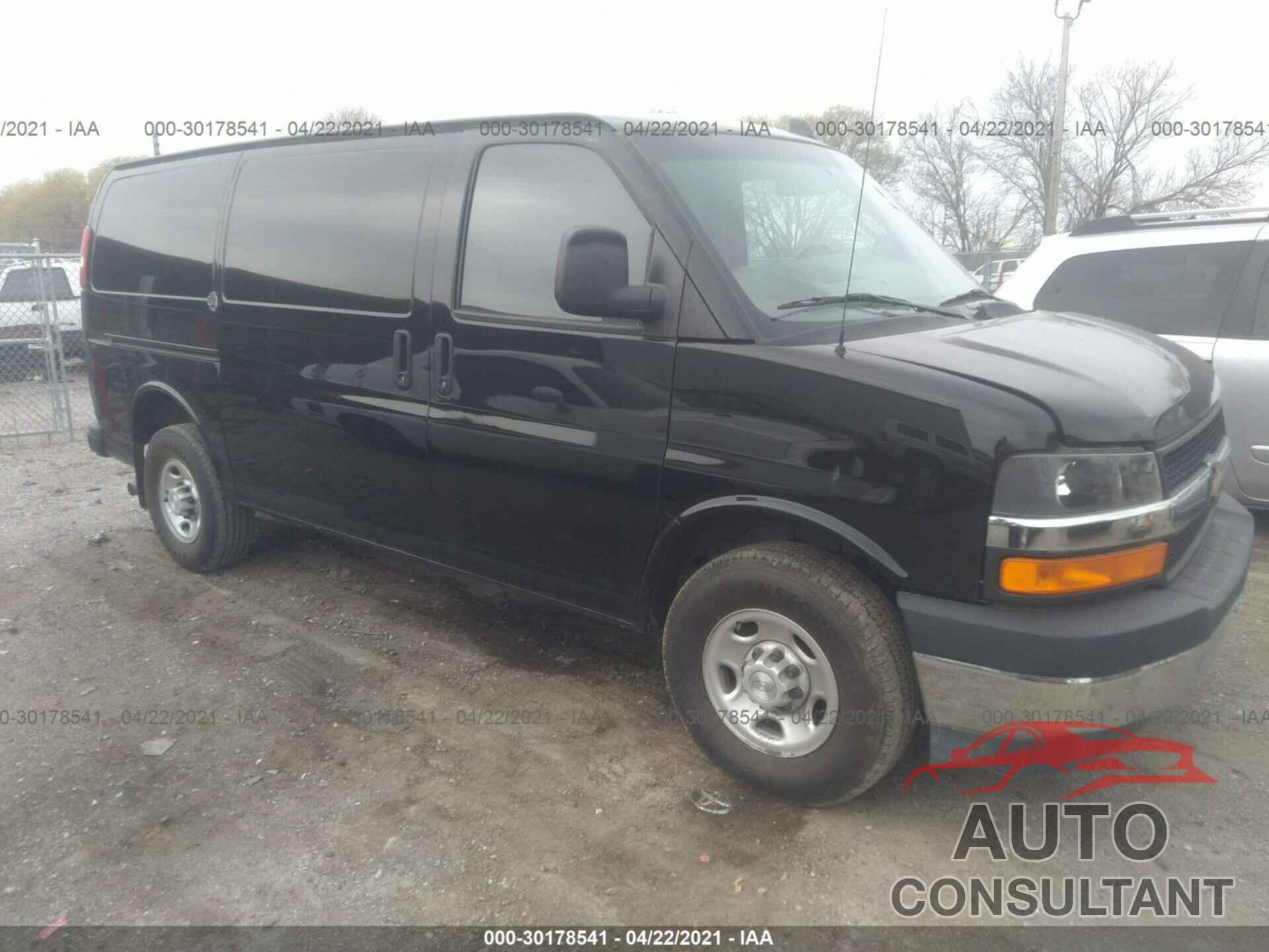 CHEVROLET EXPRESS CARGO VAN 2018 - 1GCWGAFP5J1187313