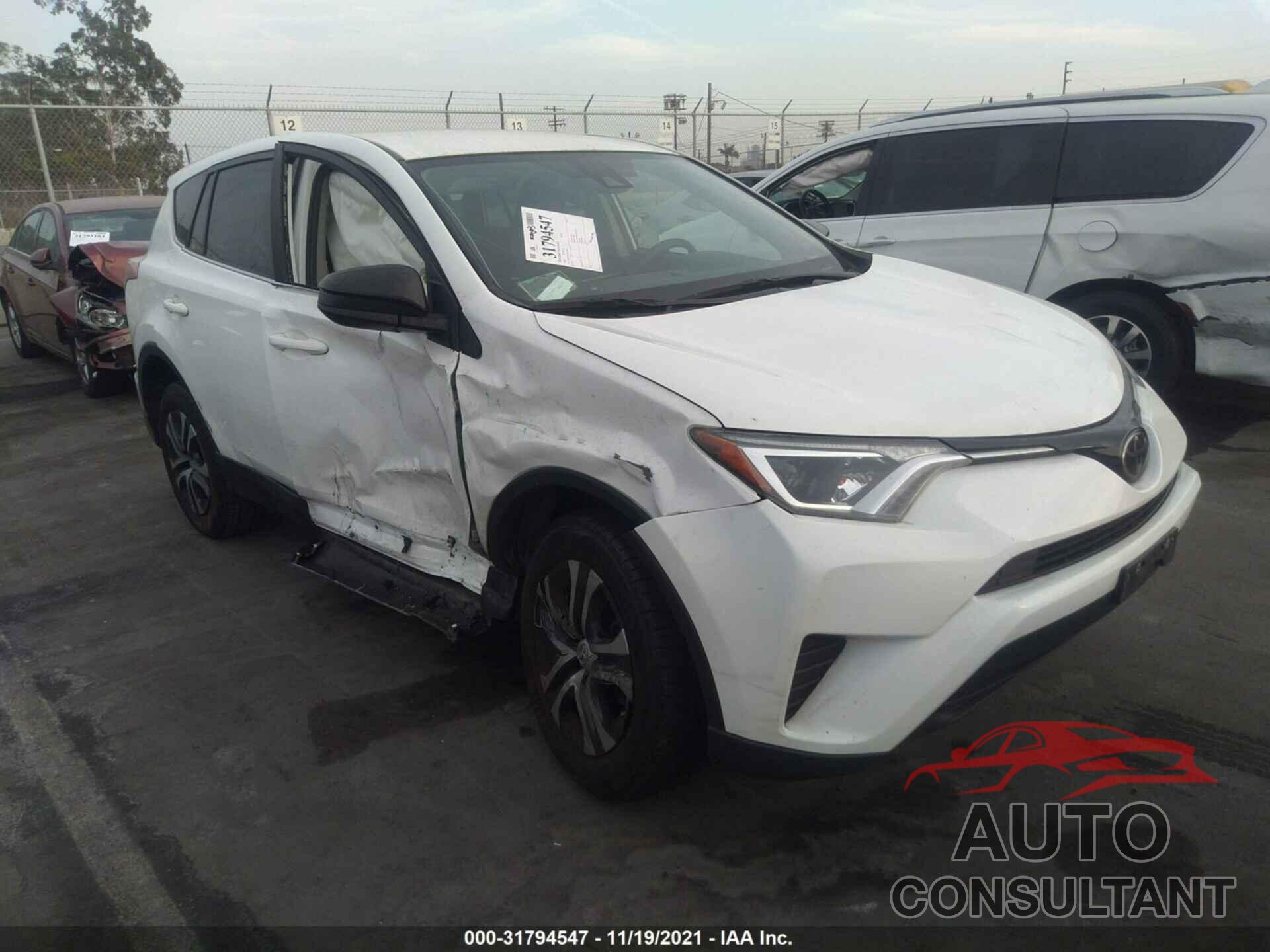 TOYOTA RAV4 2018 - JTMZFREV4JJ724039