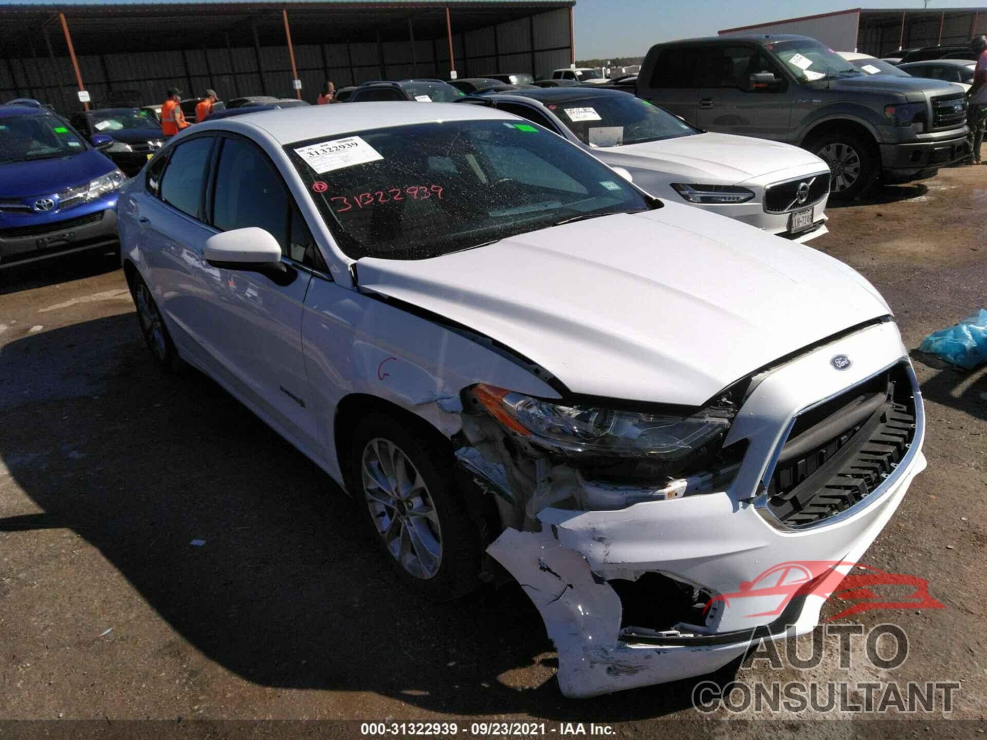 FORD FUSION HYBRID 2019 - 3FA6P0LU5KR137450