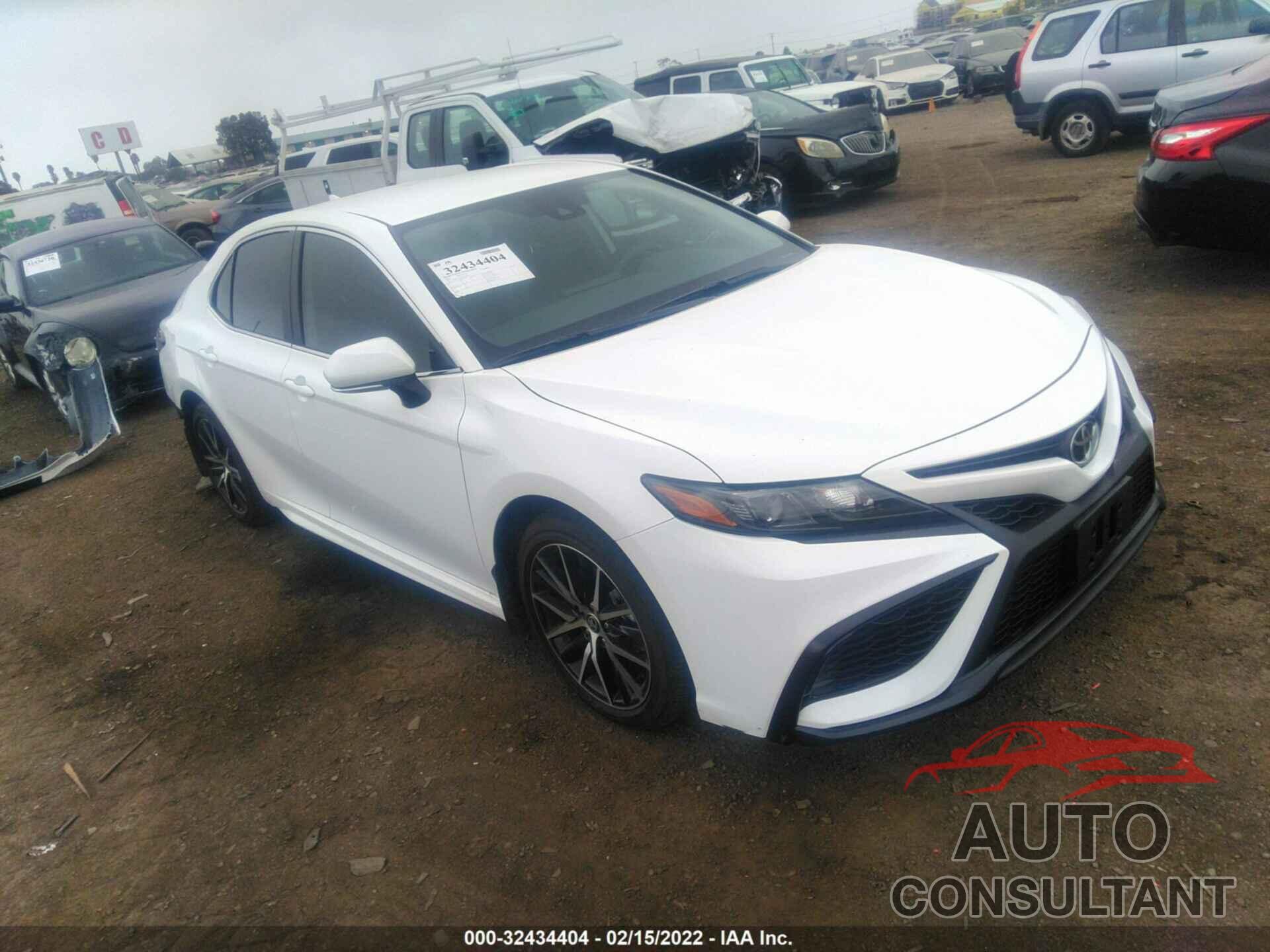 TOYOTA CAMRY 2022 - 4T1G11AKXNU626619