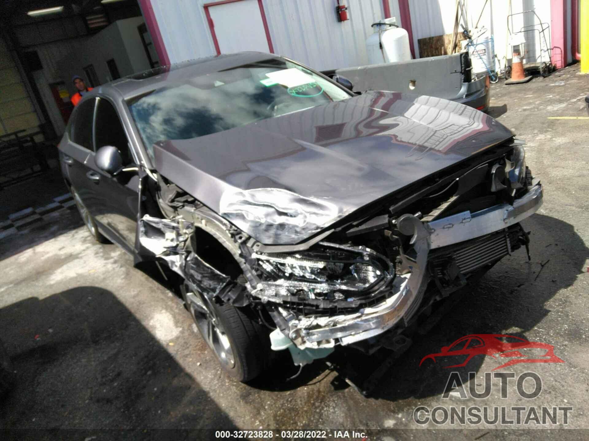 HONDA ACCORD SEDAN 2018 - 1HGCV2F56JA026497