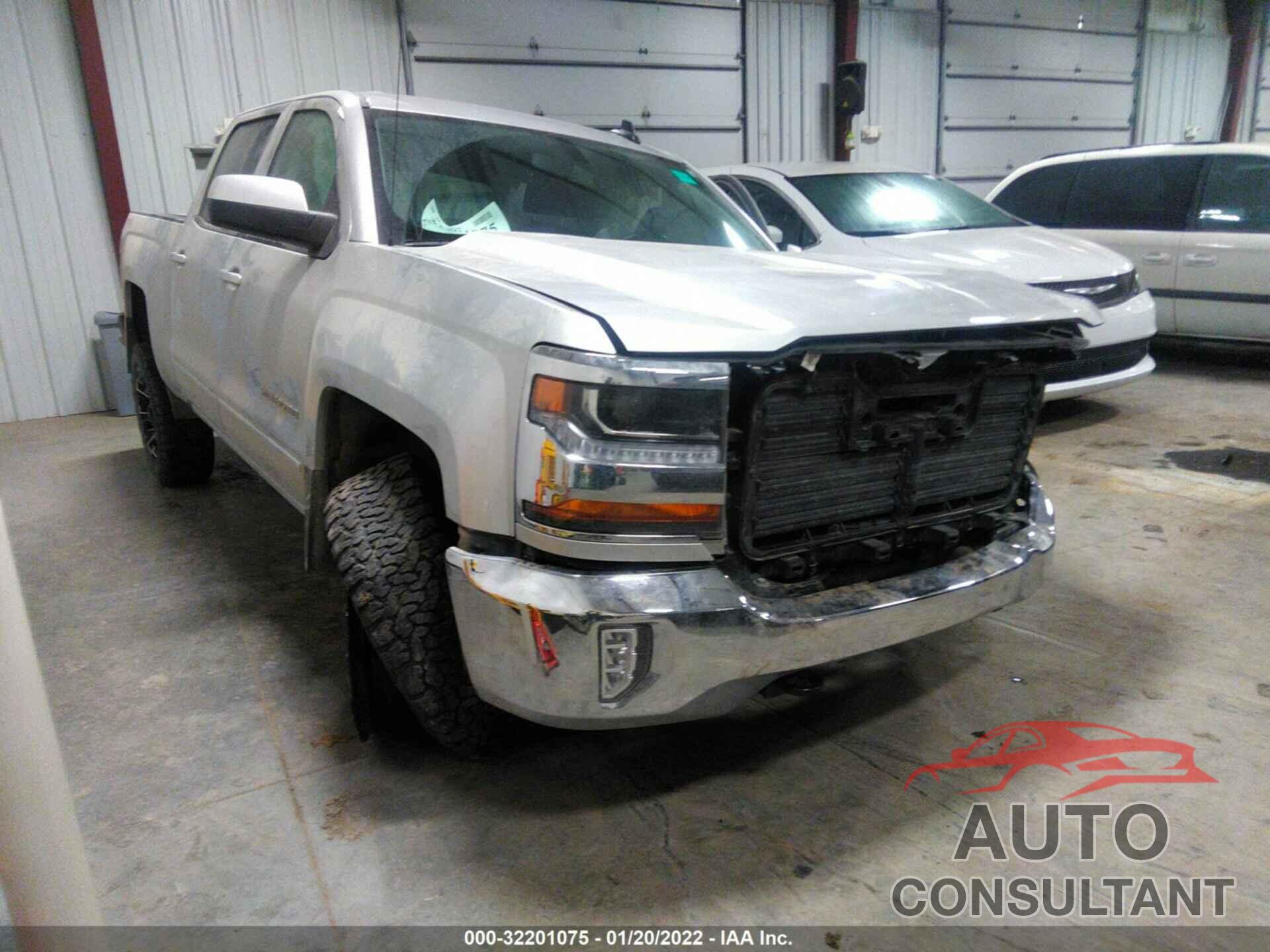 CHEVROLET SILVERADO 1500 2018 - 3GCUKREC0JG334027