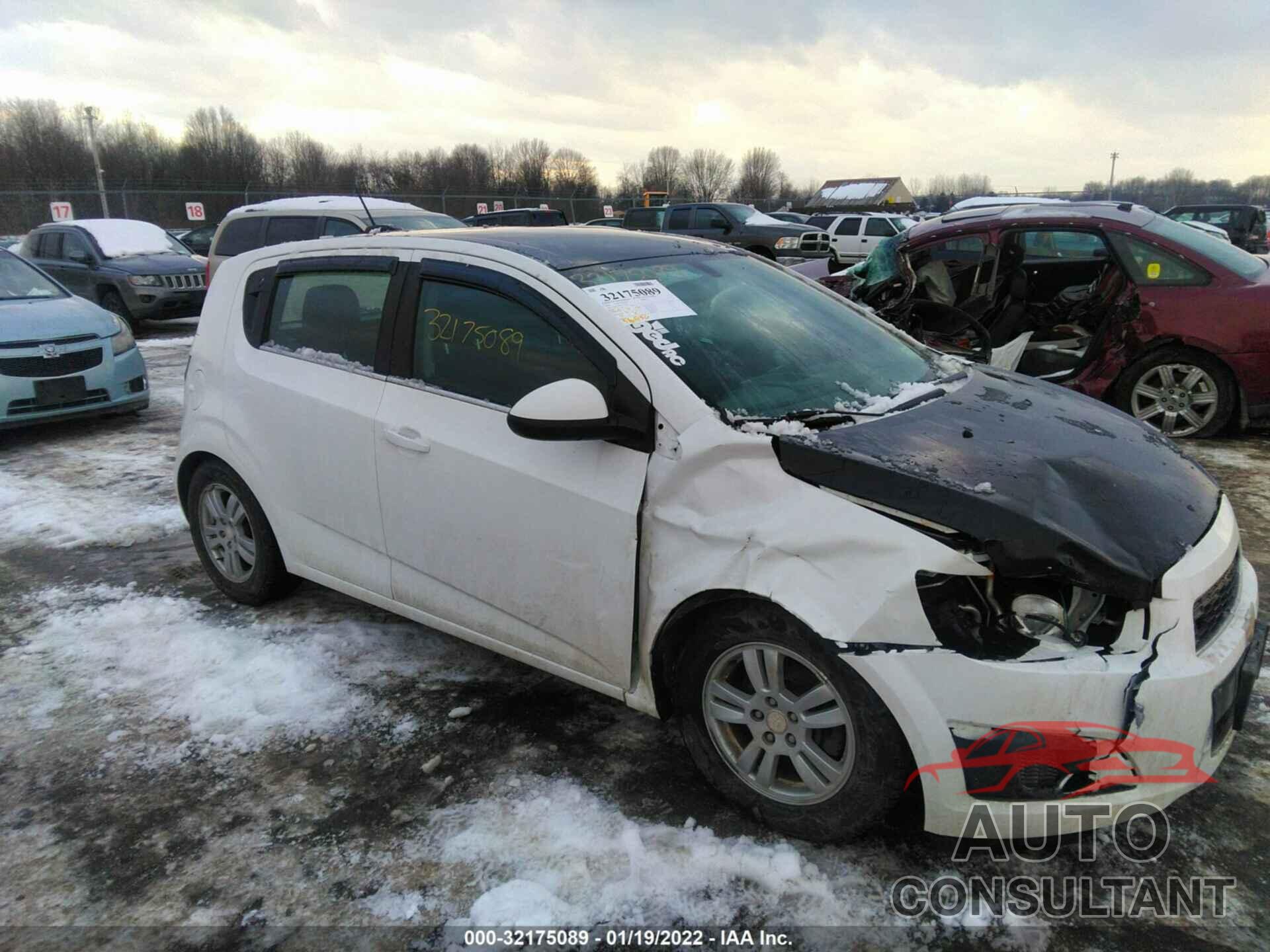 CHEVROLET SONIC 2016 - 1G1JC6SH0G4114836