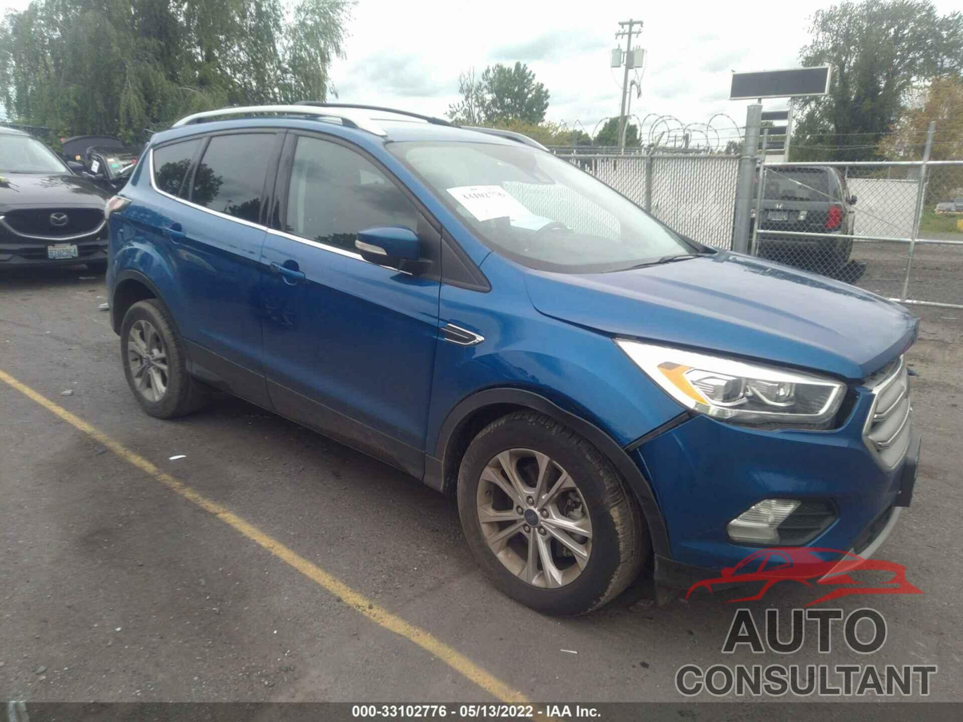 FORD ESCAPE 2017 - 1FMCU0J96HUA51047