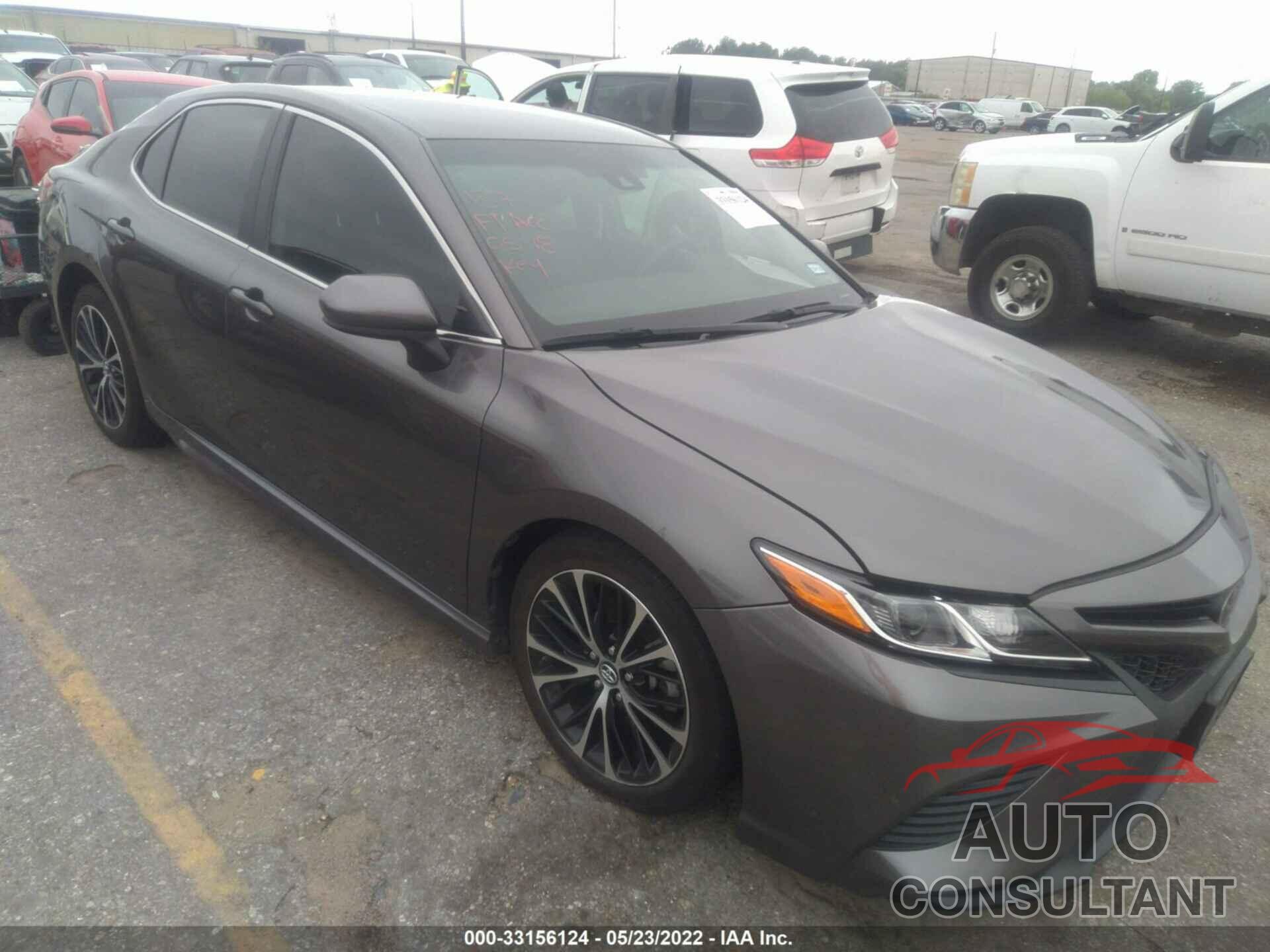 TOYOTA CAMRY 2018 - 4T1B11HK3JU064041