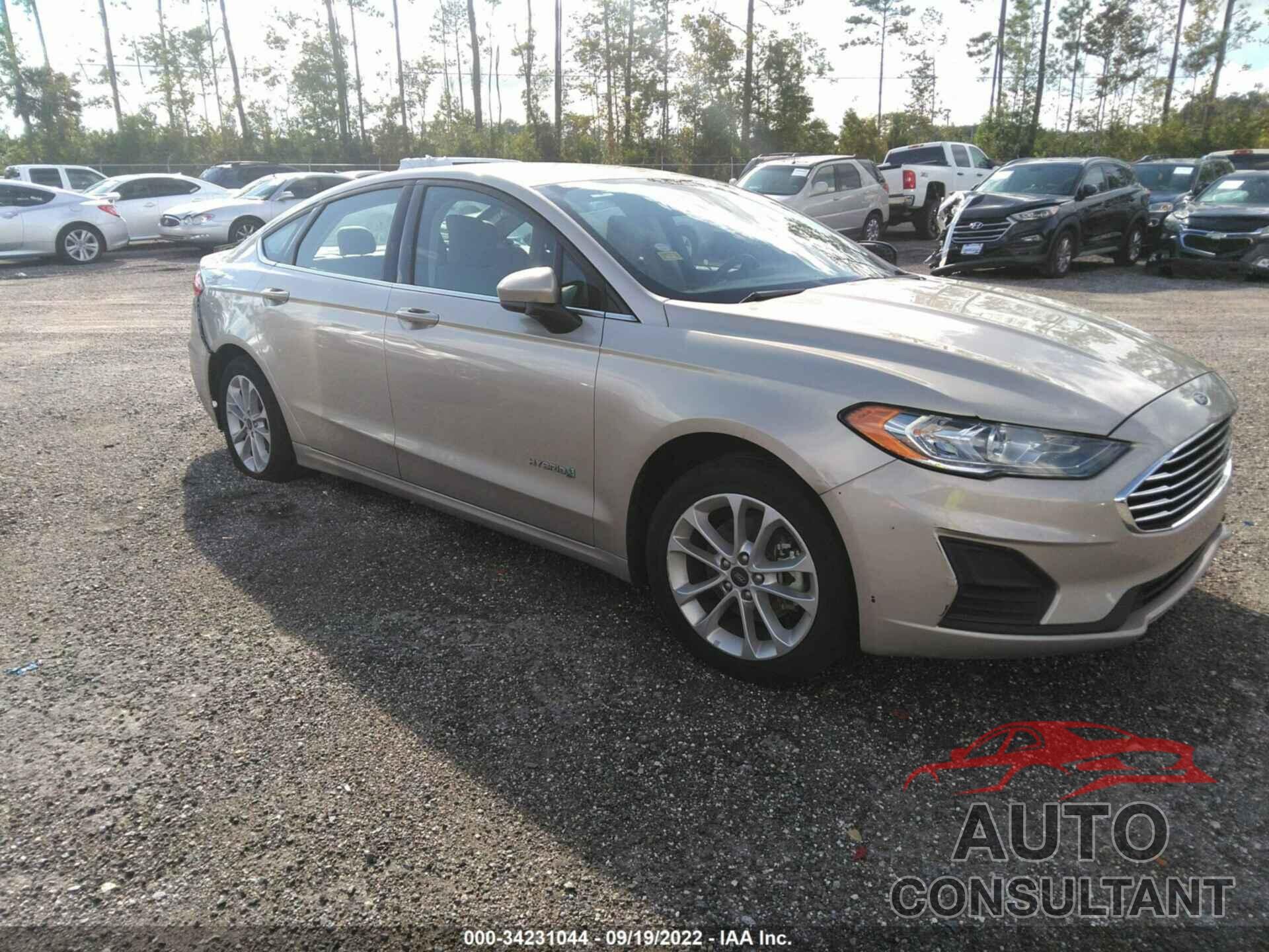 FORD FUSION HYBRID 2019 - 3FA6P0LU7KR105132