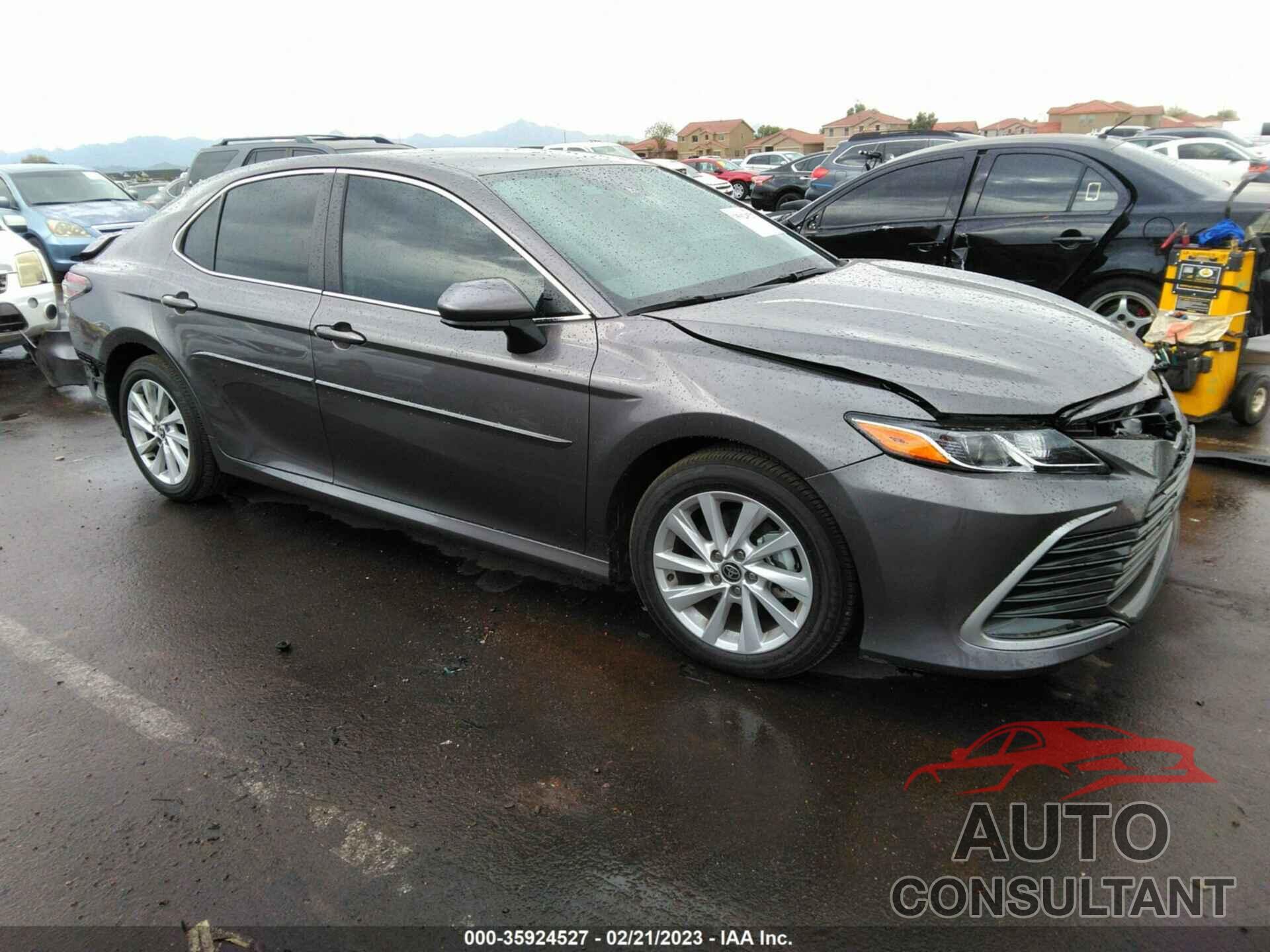 TOYOTA CAMRY 2022 - 4T1C11AK6NU708264