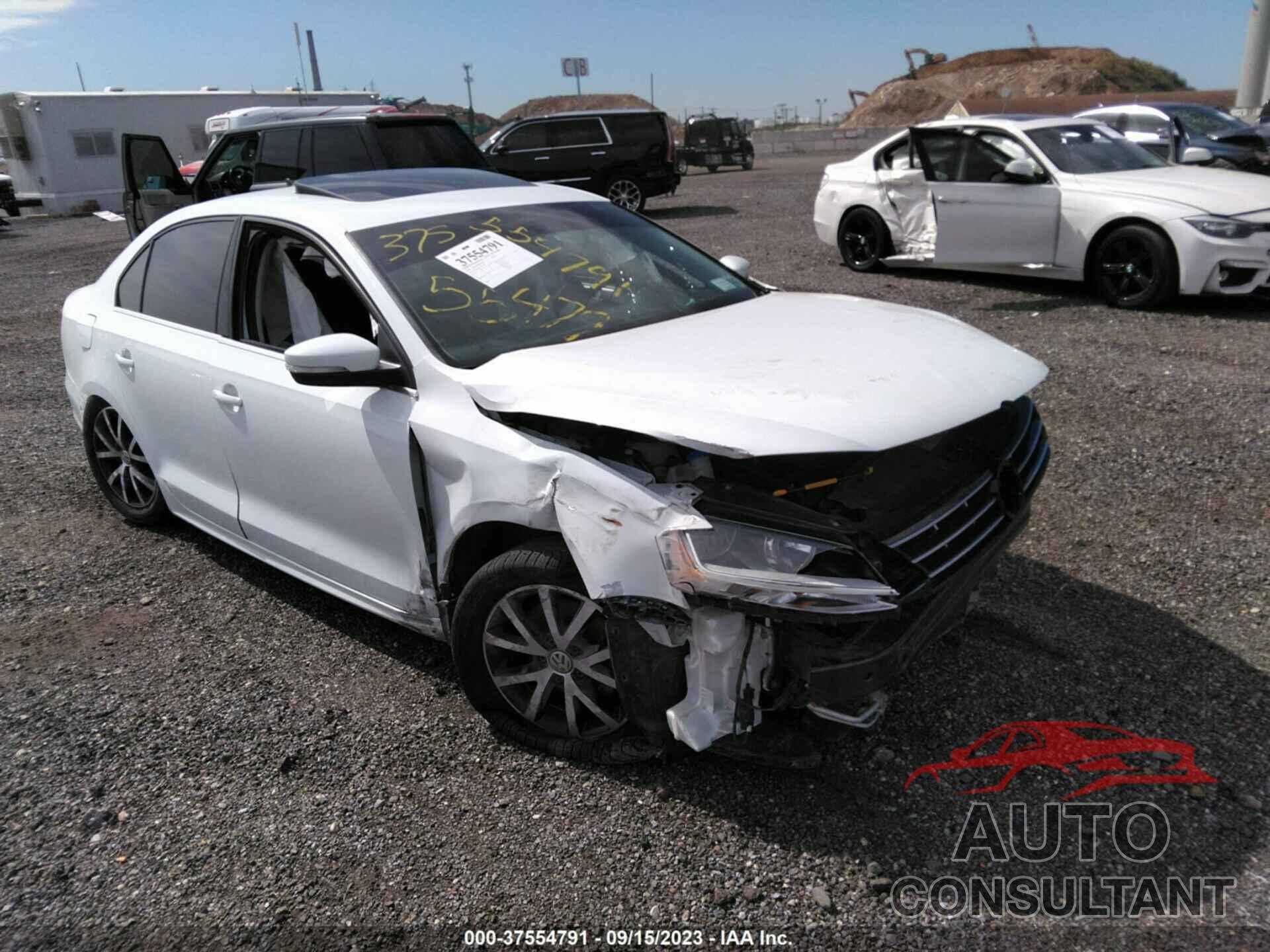 VOLKSWAGEN JETTA 2018 - 3VWDB7AJ3JM257094