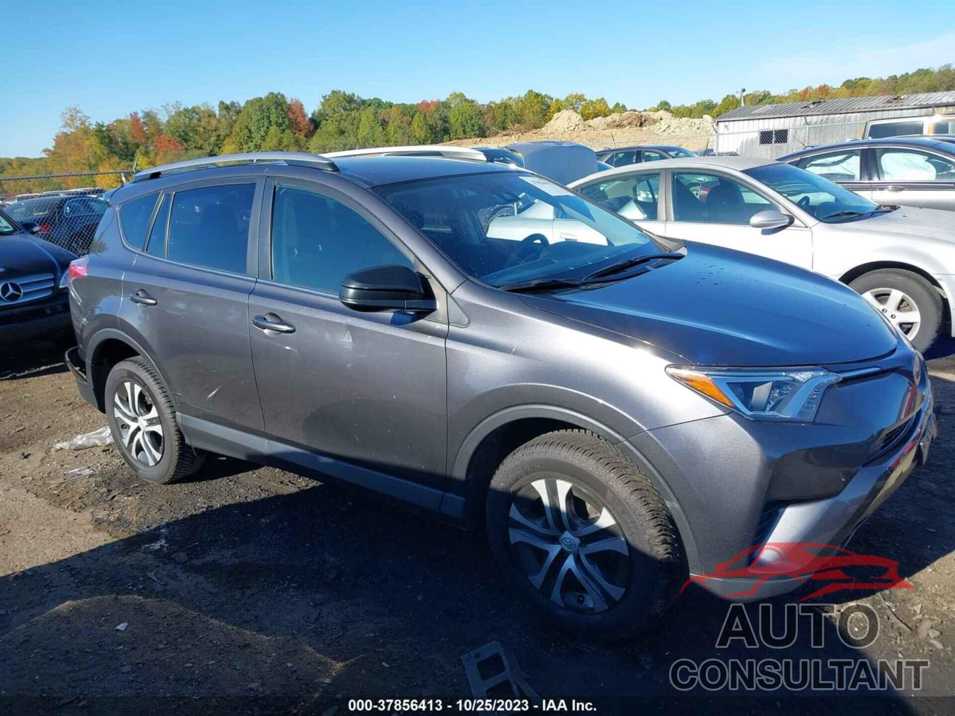 TOYOTA RAV4 2017 - JTMBFREV4HJ711514