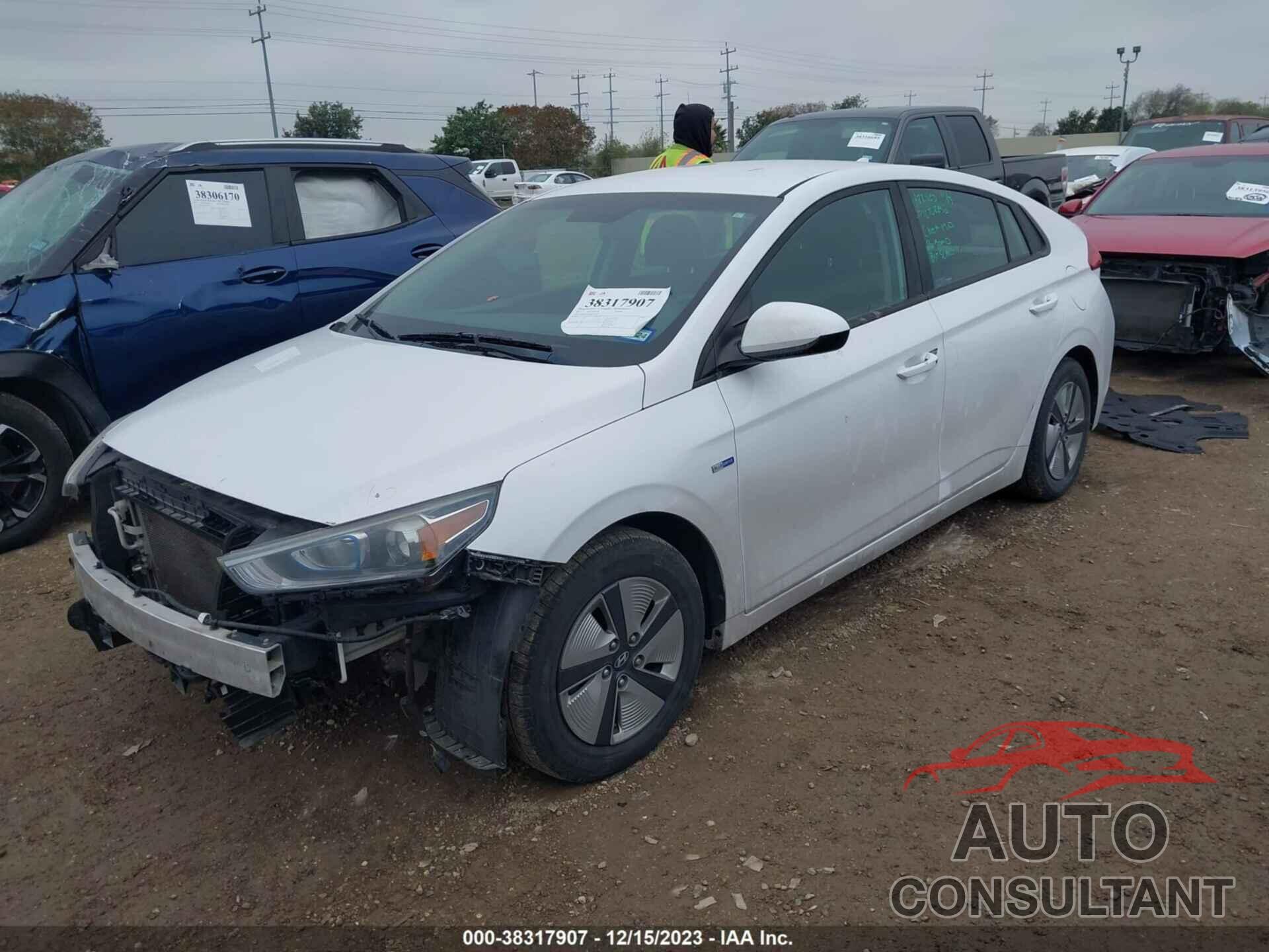 HYUNDAI IONIQ 2017 - KMHC65LC8HU037344