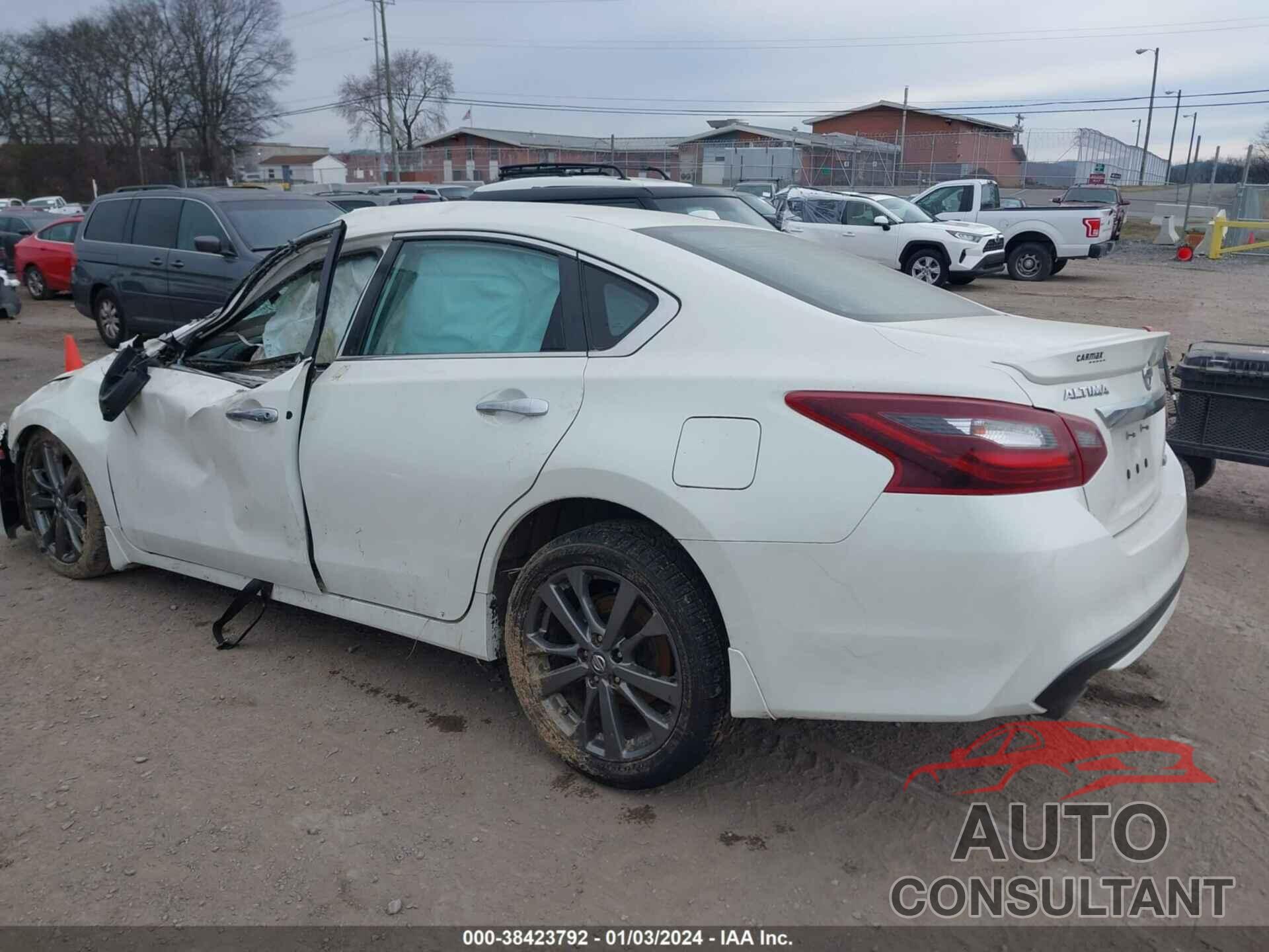 NISSAN ALTIMA 2018 - 1N4AL3AP4JC154015