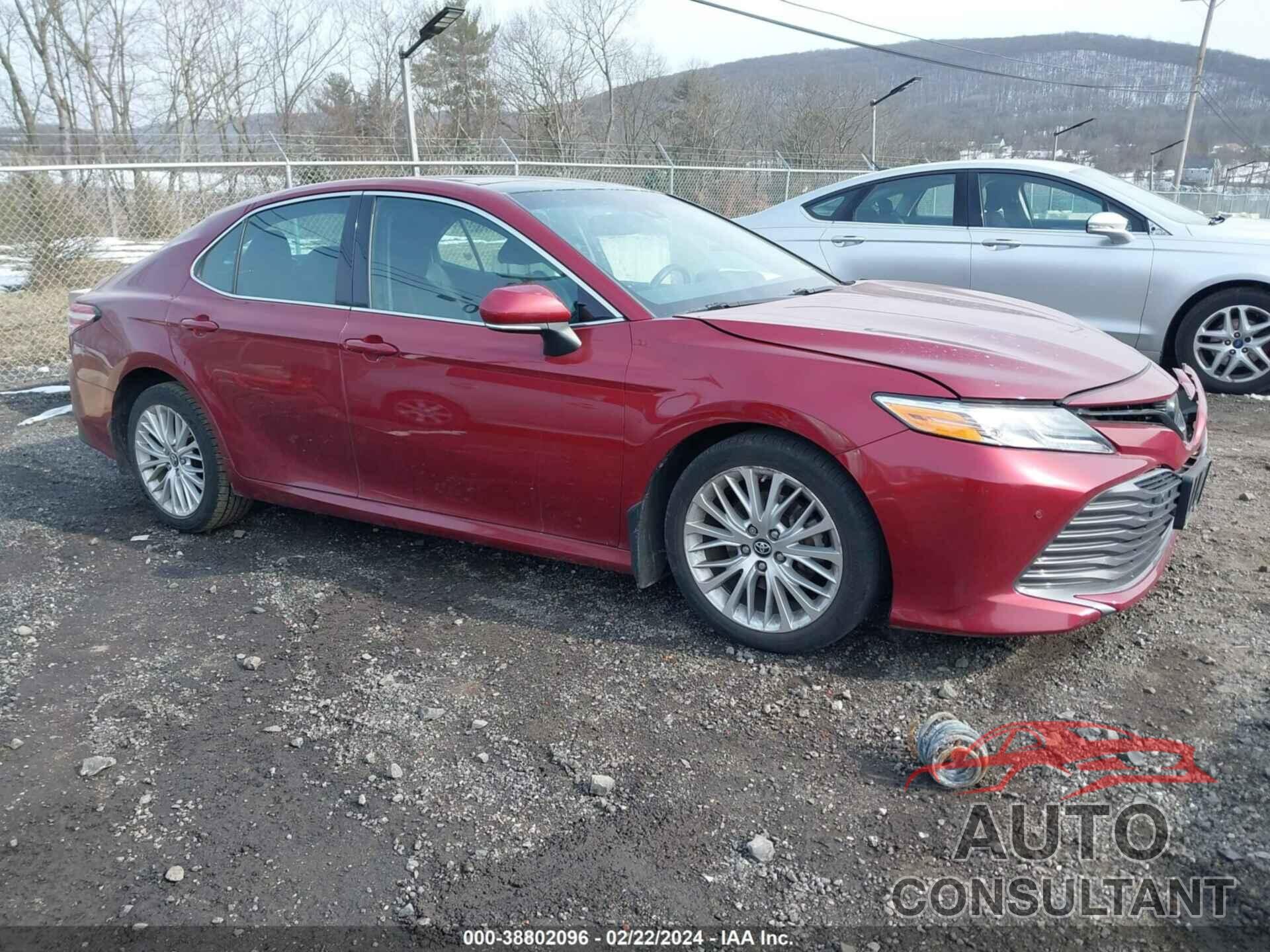 TOYOTA CAMRY 2018 - 4T1B11HK7JU605785