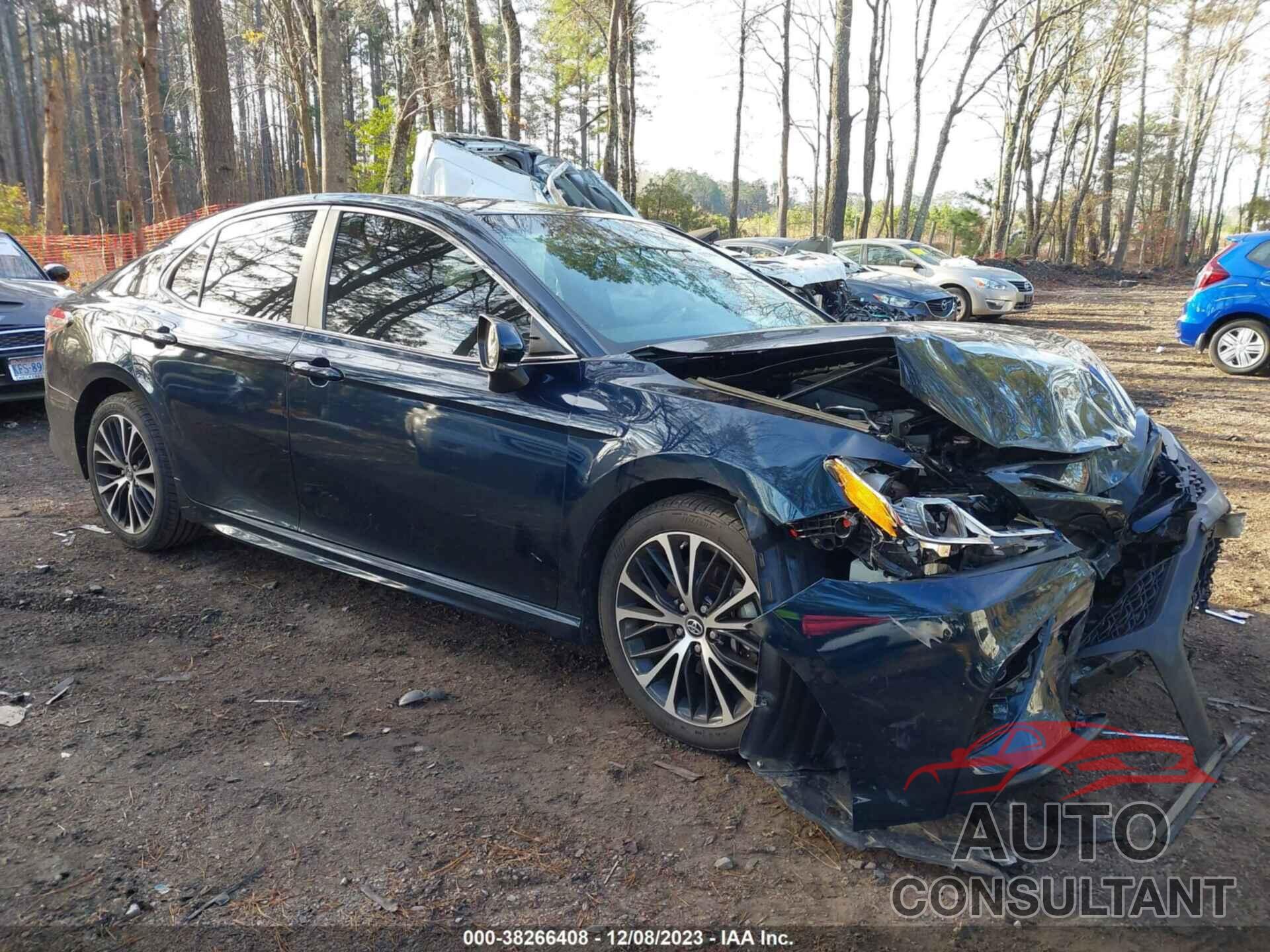 TOYOTA CAMRY 2018 - 4T1B11HK9JU569386