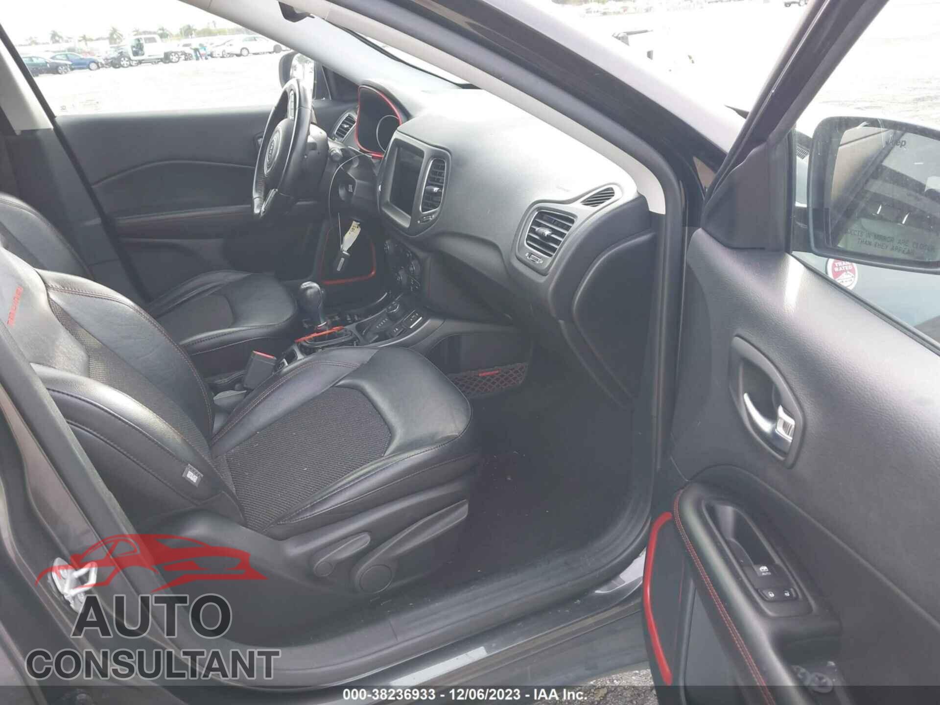 JEEP COMPASS 2020 - 3C4NJDDB9LT200243