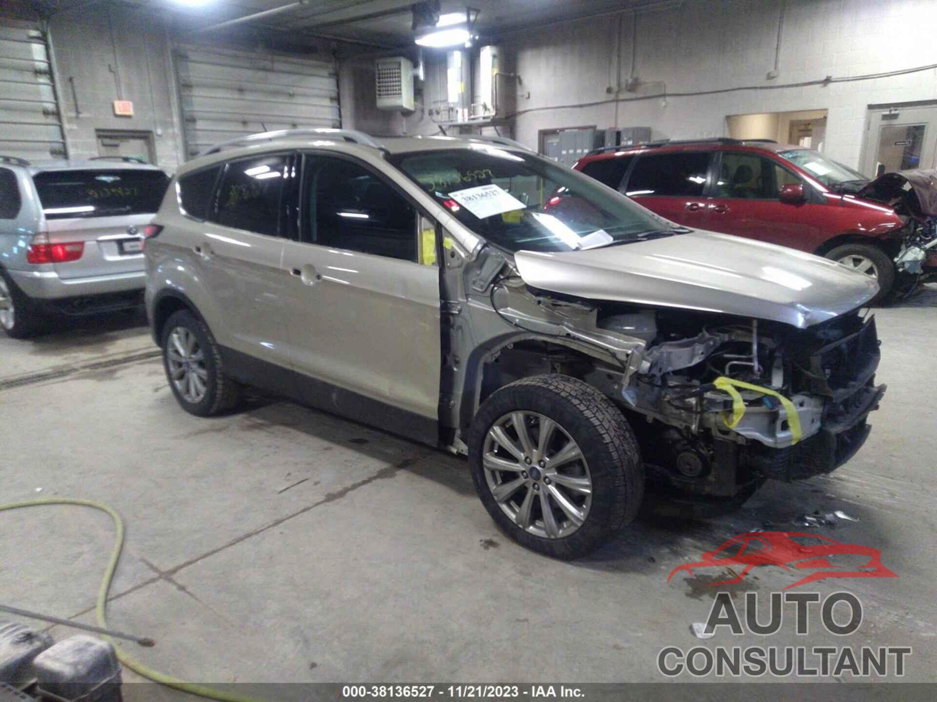 FORD ESCAPE 2018 - 1FMCU9J90JUA69876