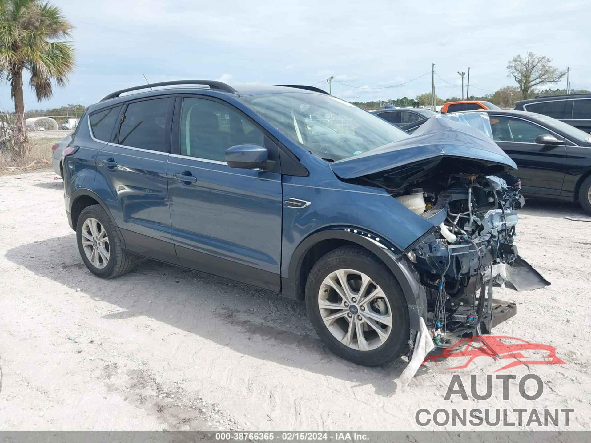 FORD ESCAPE 2018 - 1FMCU0GDXJUC27681