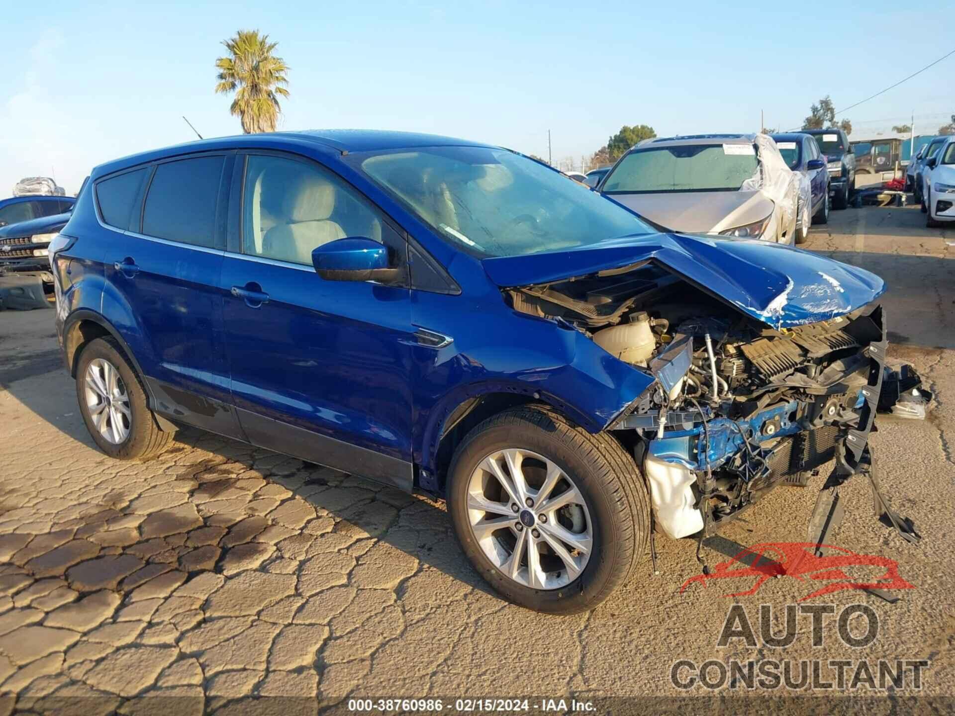 FORD ESCAPE 2017 - 1FMCU0GD0HUE96685