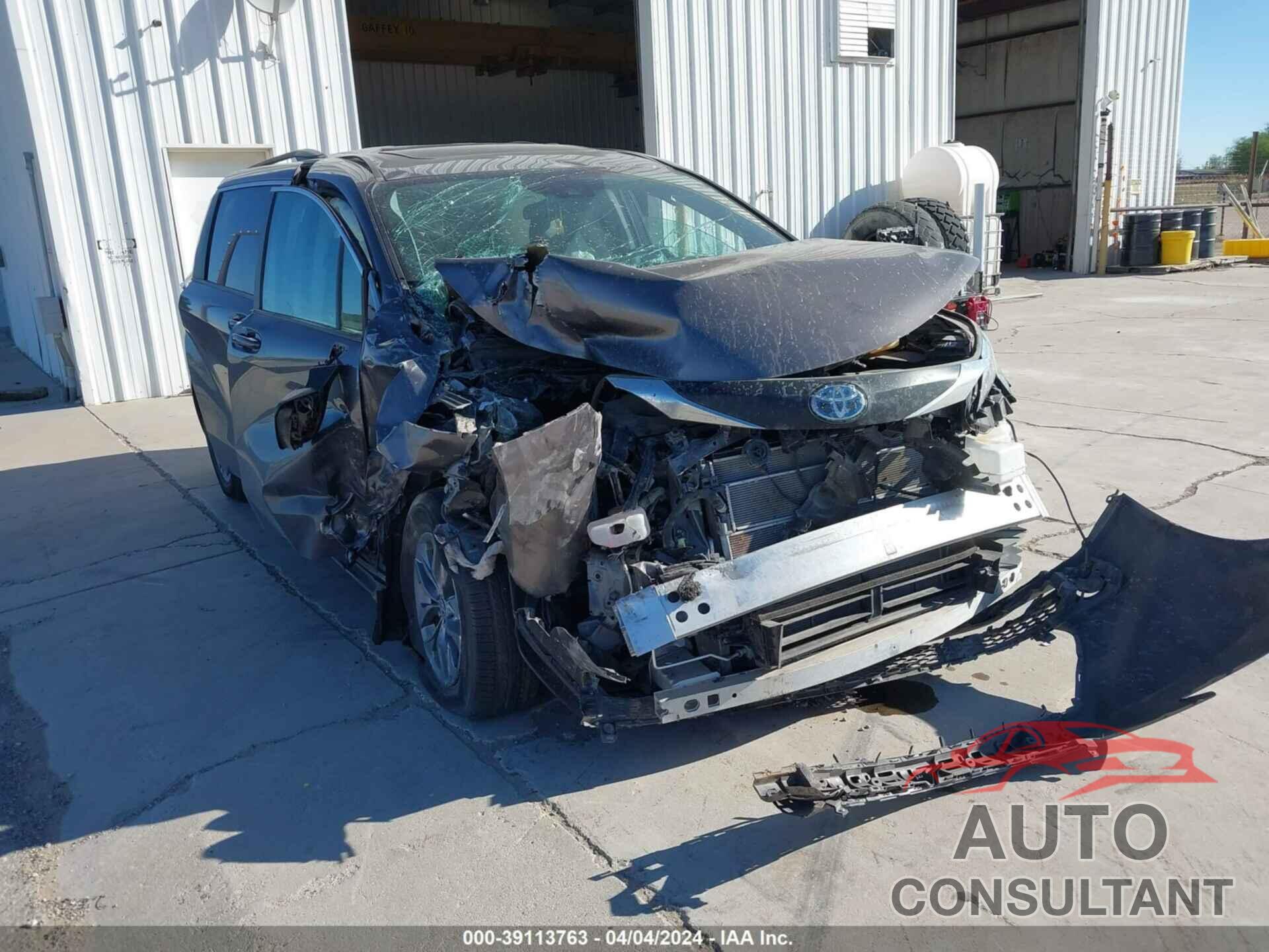 TOYOTA SIENNA 2021 - 5TDBRKEC3MS004575