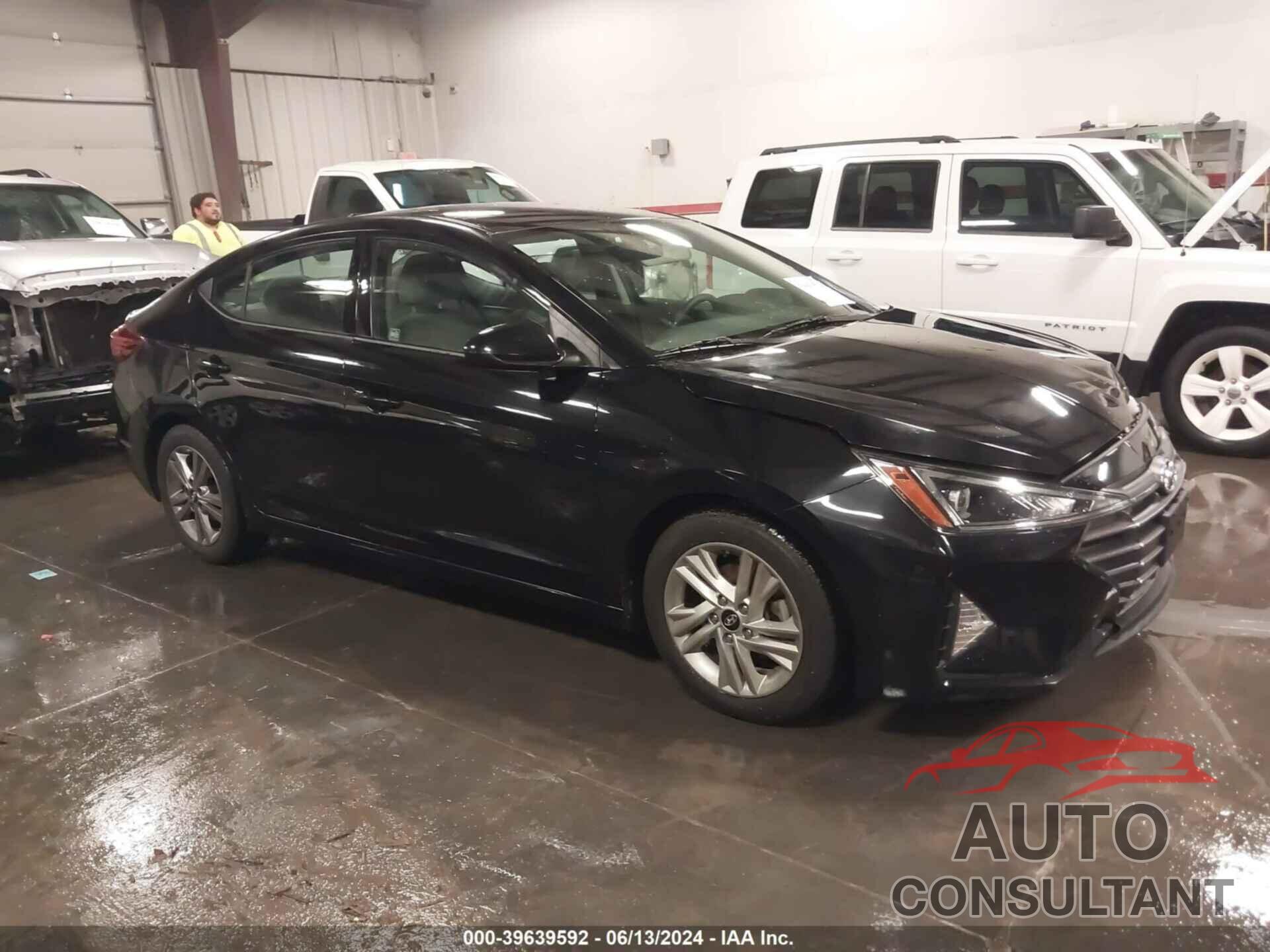 HYUNDAI ELANTRA 2020 - 5NPD84LF2LH600317