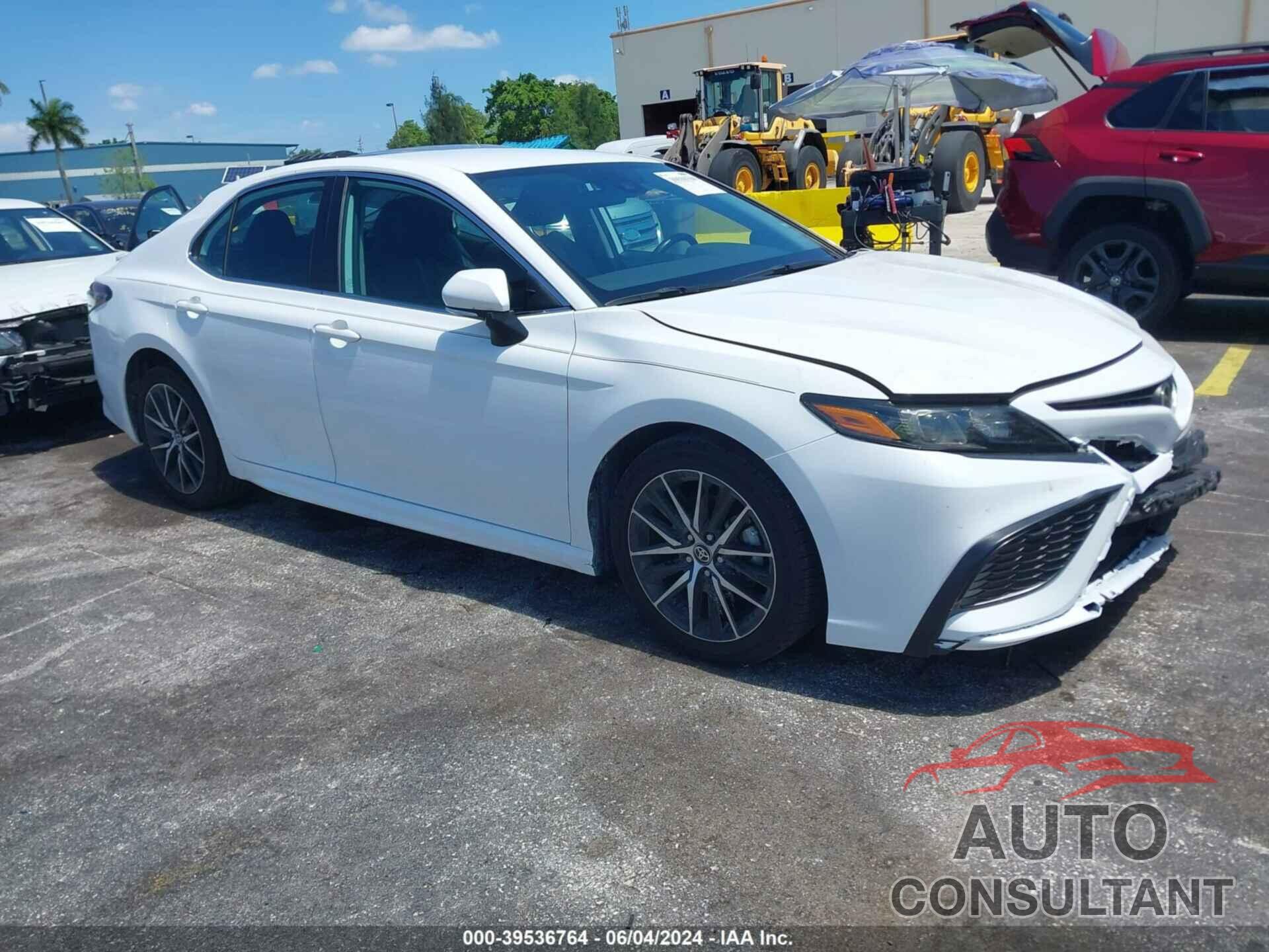 TOYOTA CAMRY 2022 - 4T1G11AK2NU643639
