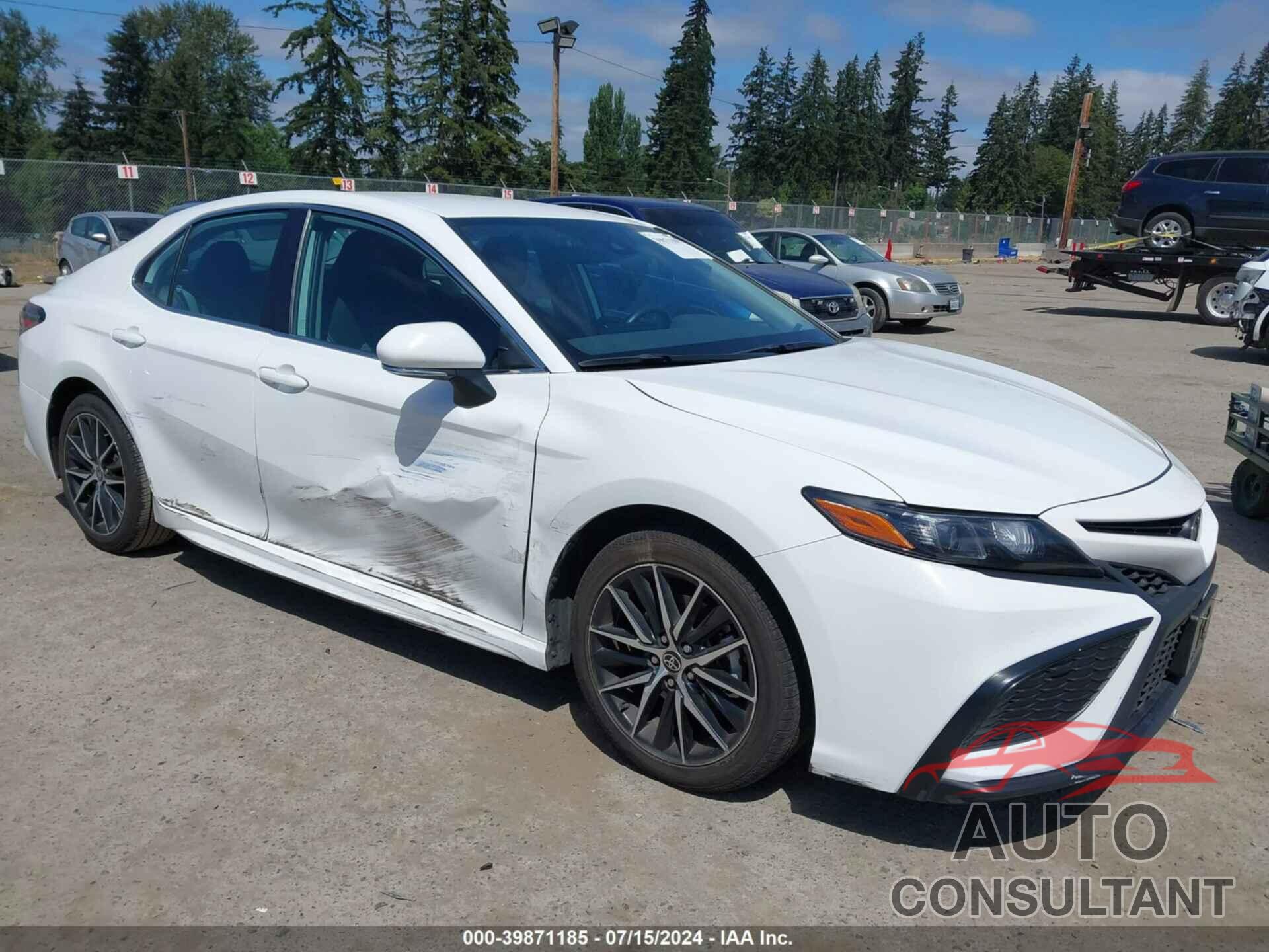 TOYOTA CAMRY 2022 - 4T1G11AK8NU666391