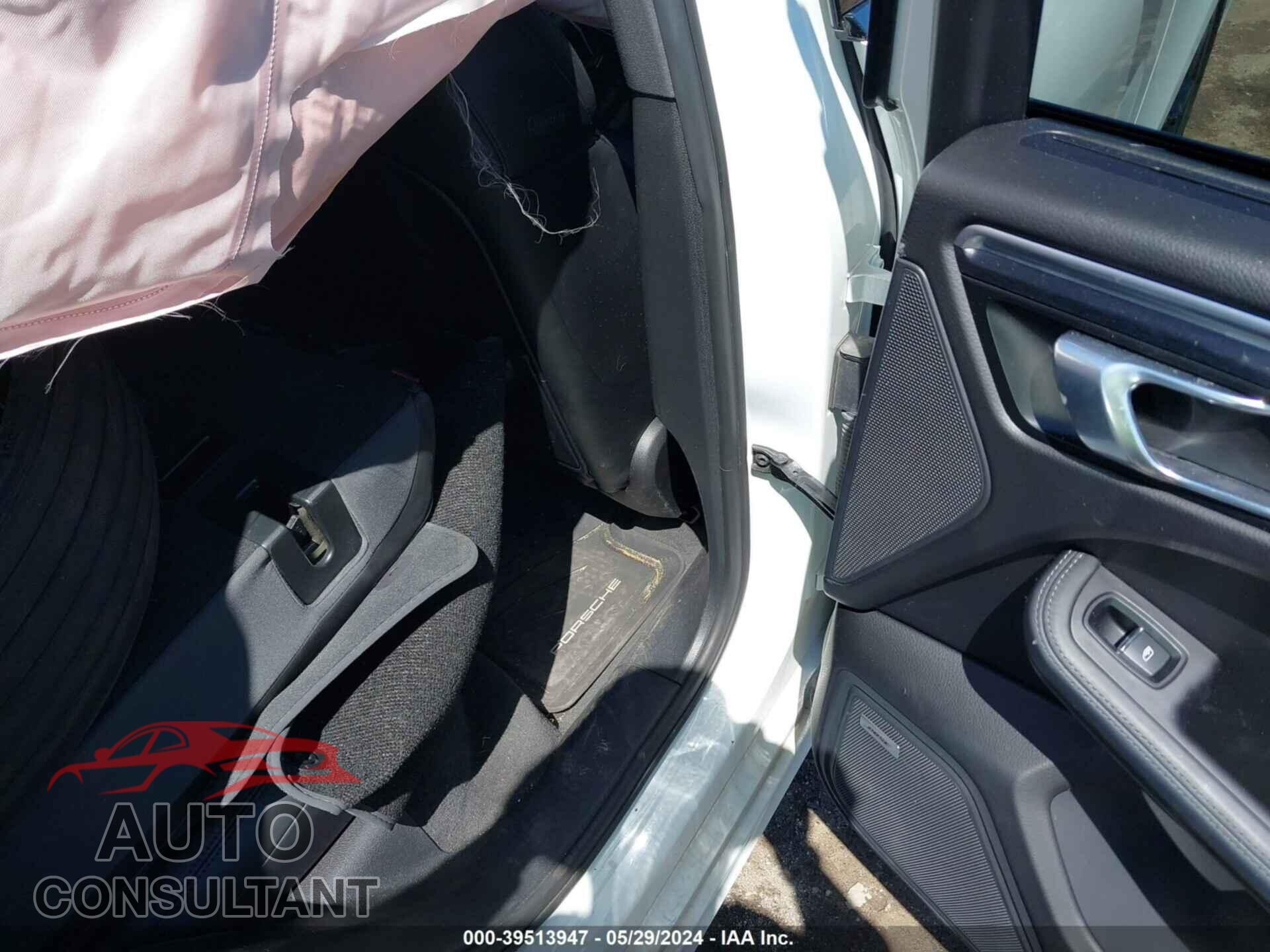 PORSCHE MACAN 2017 - WP1AG2A56HLB55974