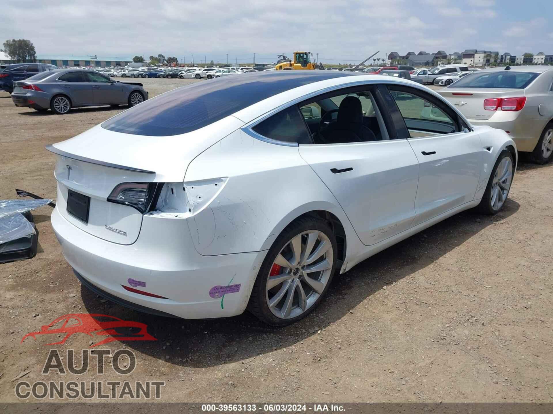 TESLA MODEL 3 2018 - 5YJ3E1EB8JF180281