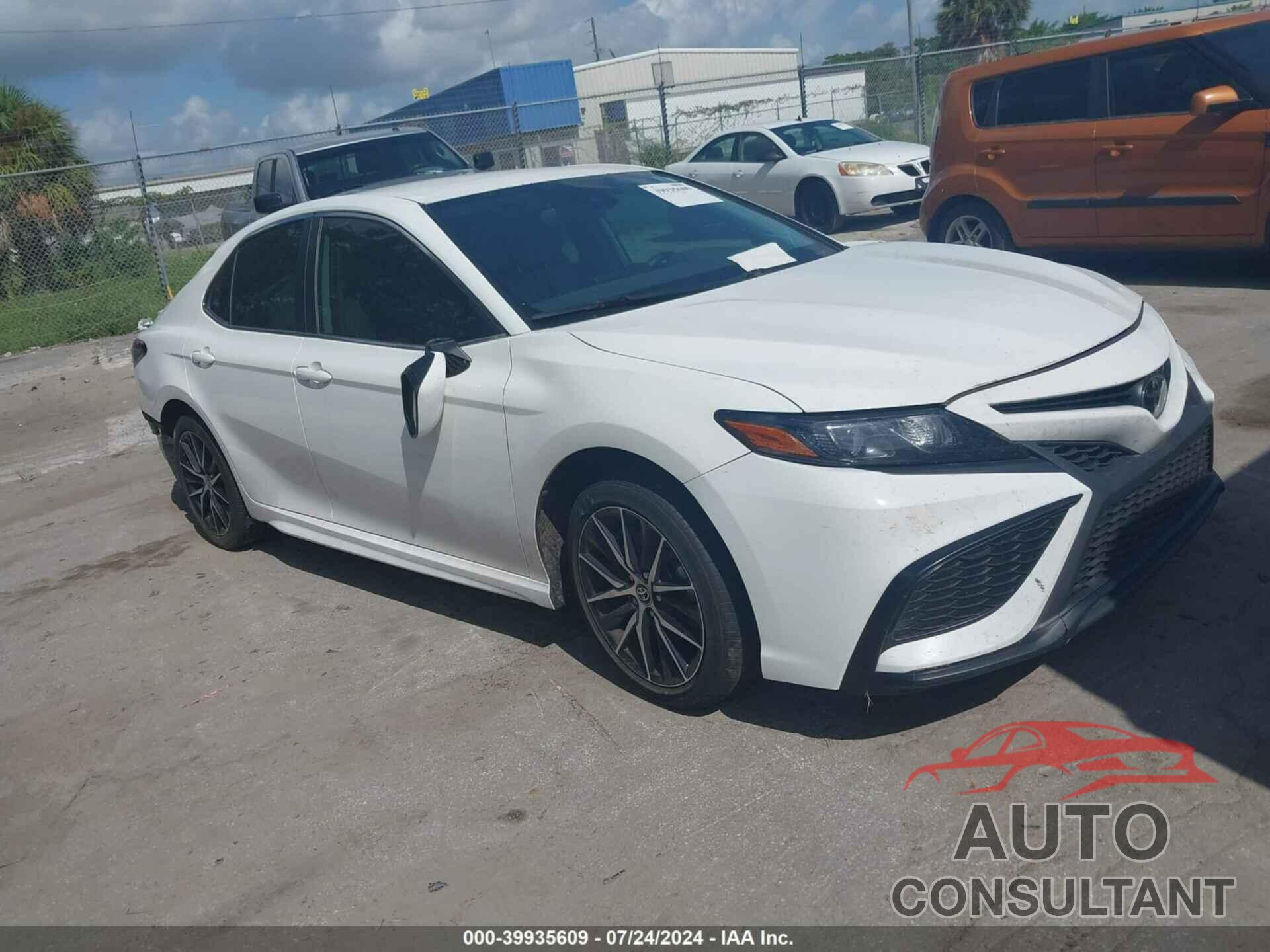 TOYOTA CAMRY 2022 - 4T1T11AK9NU042677