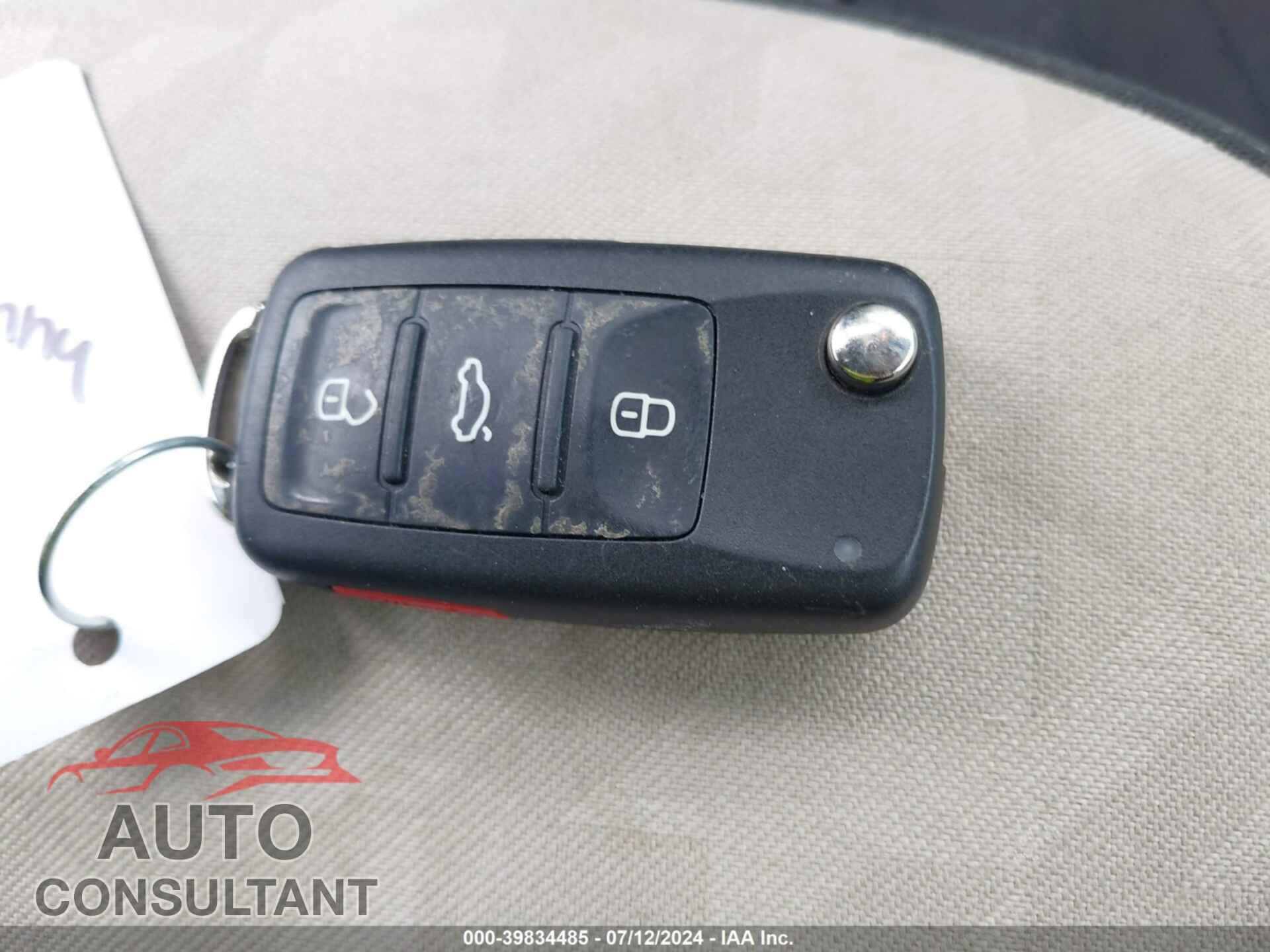 VOLKSWAGEN BEETLE 2018 - 3VW5DAATXJM505967