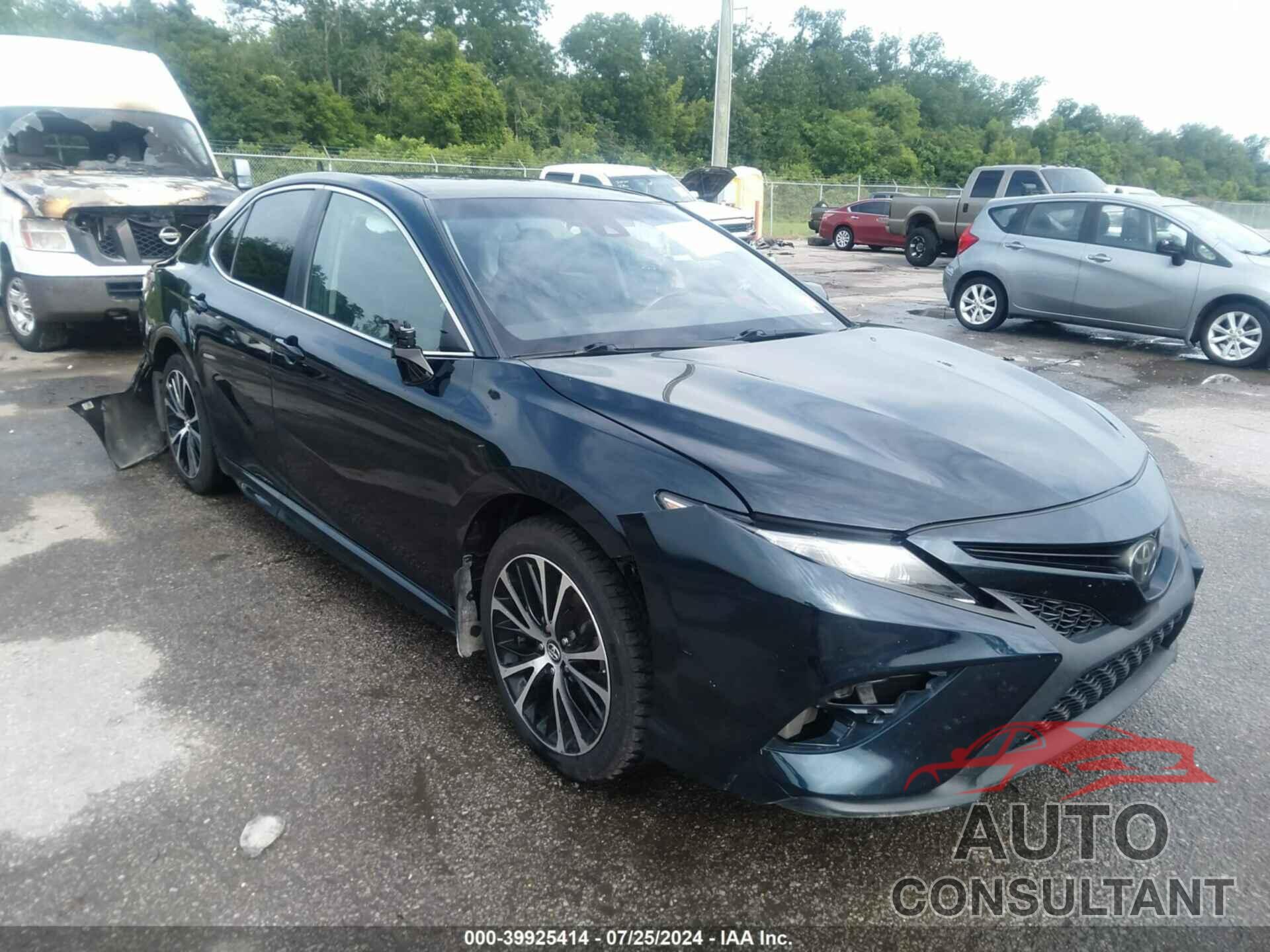 TOYOTA CAMRY 2018 - 4T1B11HK3JU634068