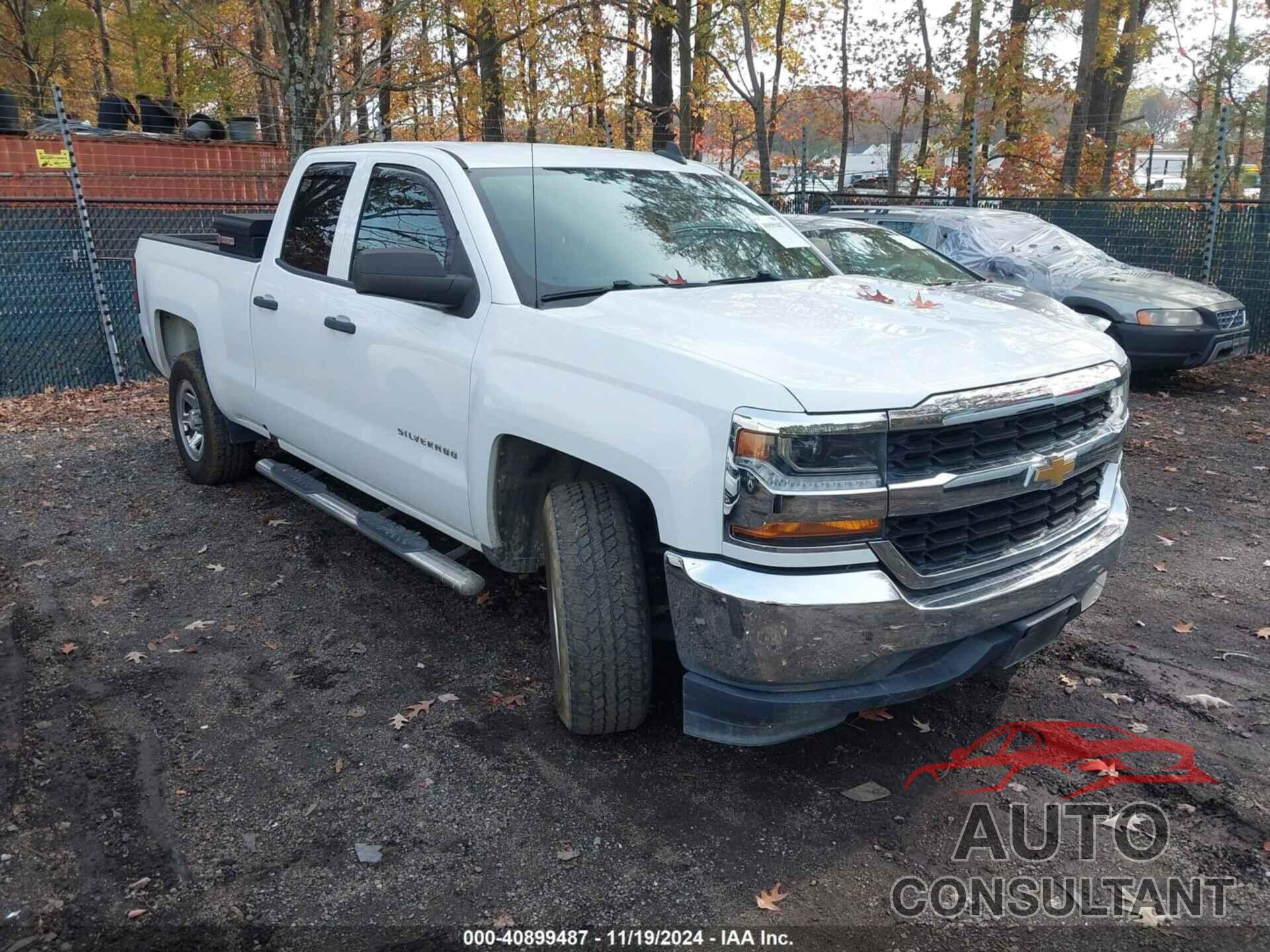 CHEVROLET SILVERADO 1500 2018 - 1GCRCNEC8JZ250789